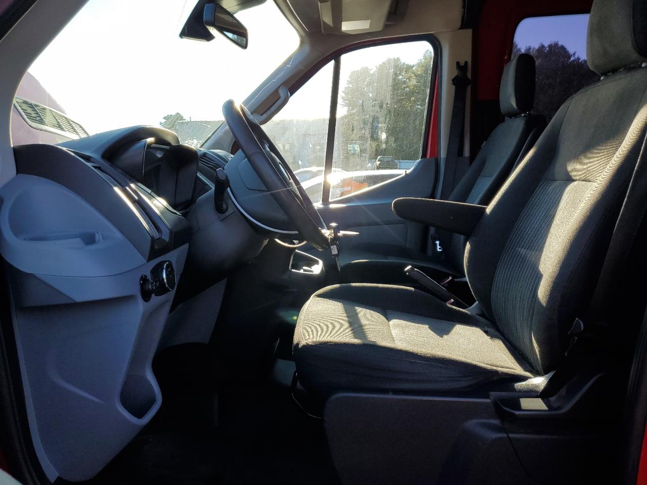 2018 Ford Transit VIN 1FTYR2CM3JKA20946 Copart auction photo, front end damage thumbnail 7
