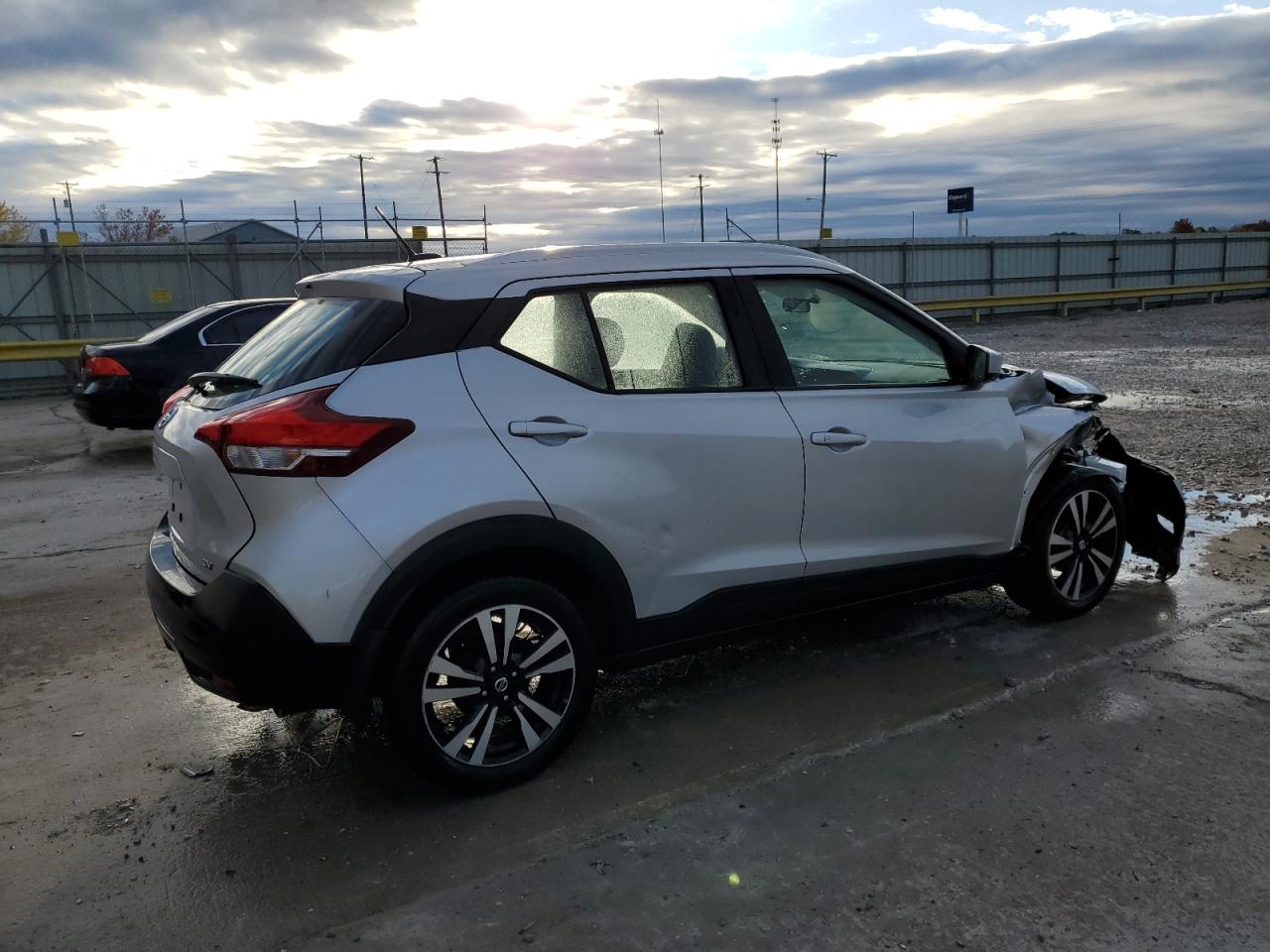2019 Nissan Kicks VIN 3N1CP5CU7KL538479 Copart auction photo, front end damage thumbnail 3