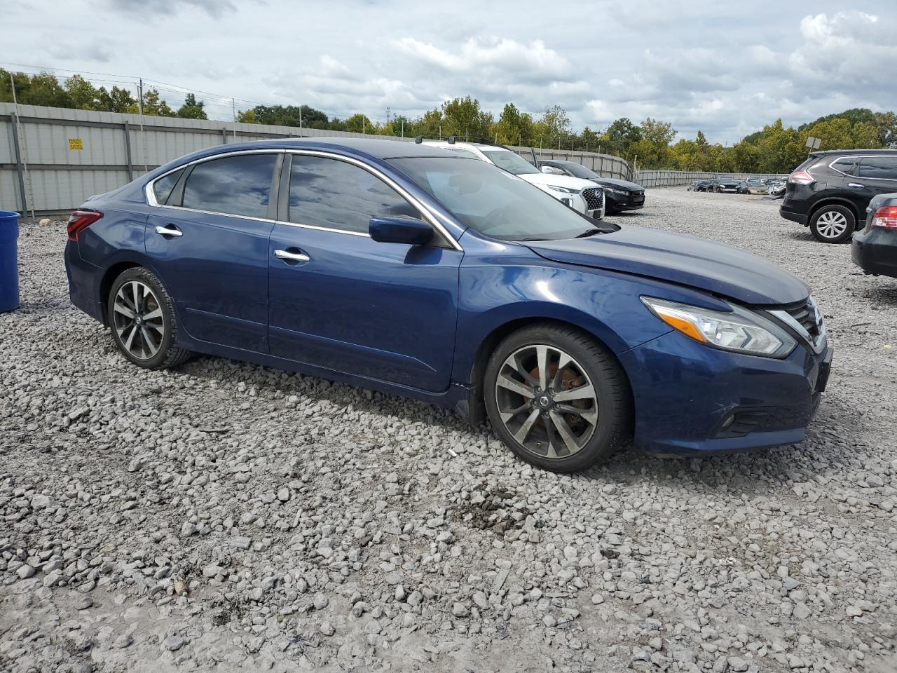 2017 Nissan Altima VIN 1N4AL3AP1HN312597 Copart auction photo, water/flood / side damage thumbnail 4