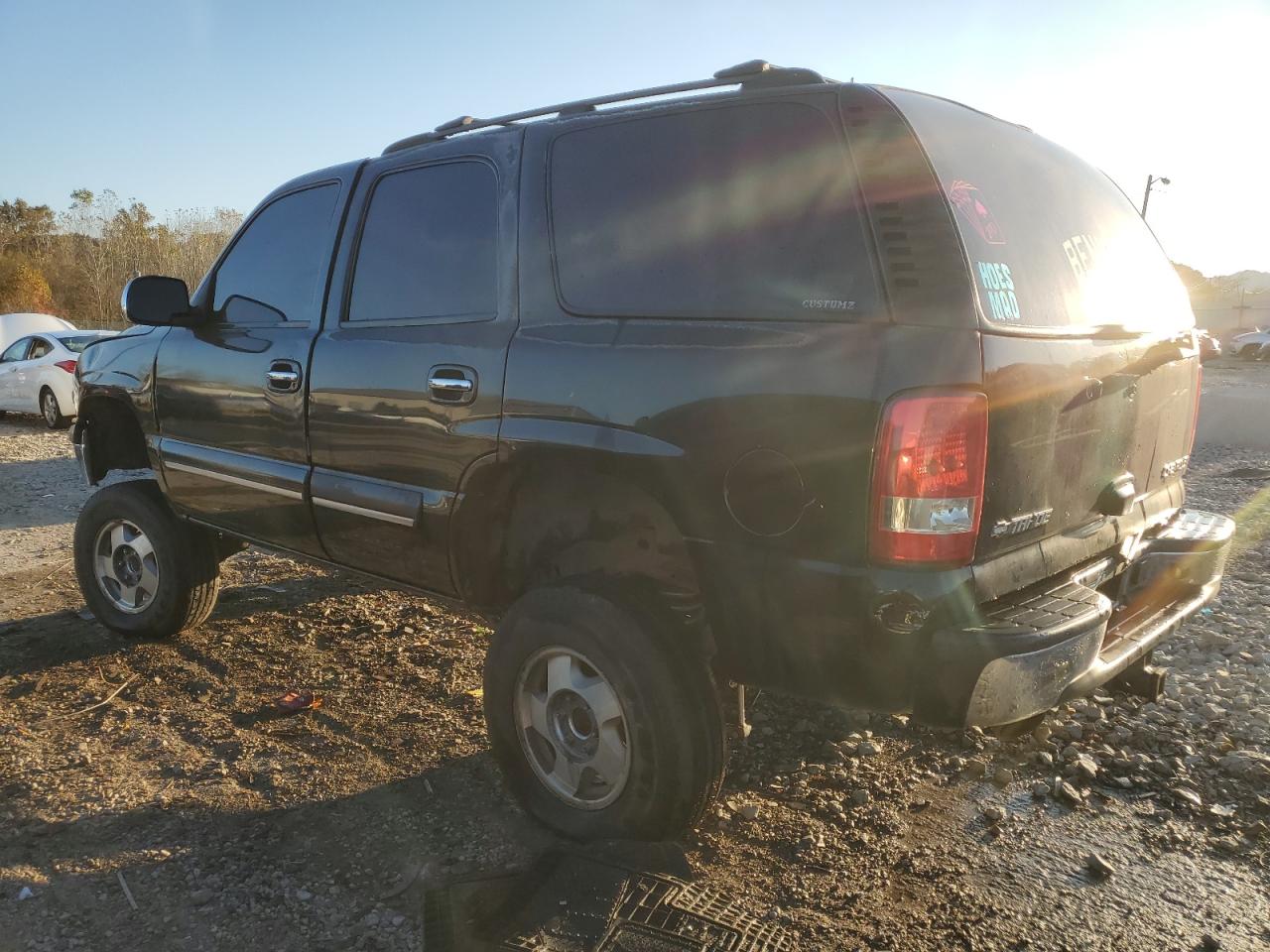 2003 Chevrolet Tahoe VIN 1GNEK13Z33J254730 Copart auction photo, side / front end damage thumbnail 2