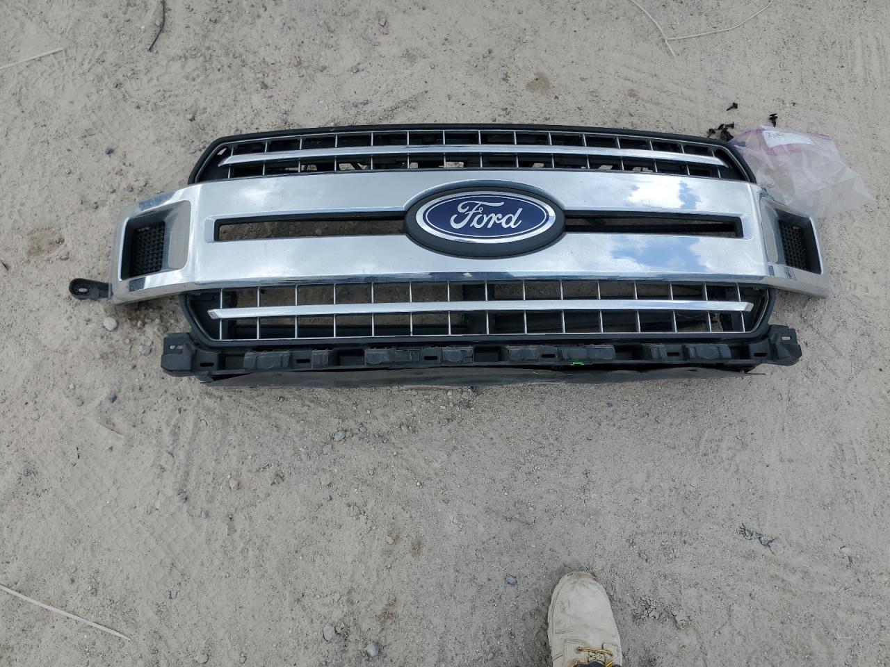 2019 Ford F-150 VIN 1FTEW1CP7KKE31574 Copart auction photo, front end / rear end damage thumbnail 12