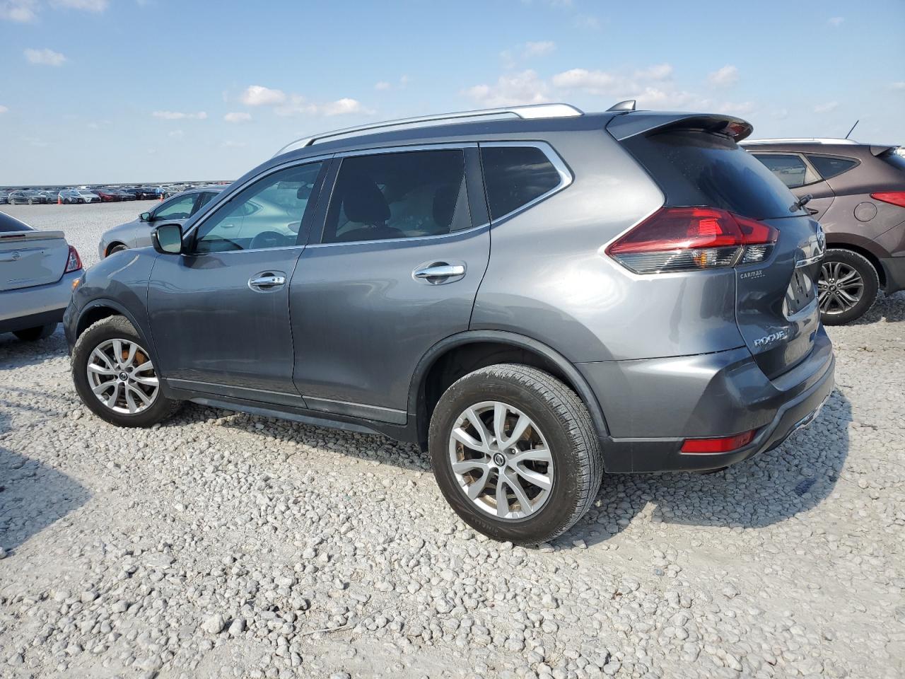2018 Nissan Rogue VIN KNMAT2MV1JP592420 Copart auction photo, front end / side damage thumbnail 2