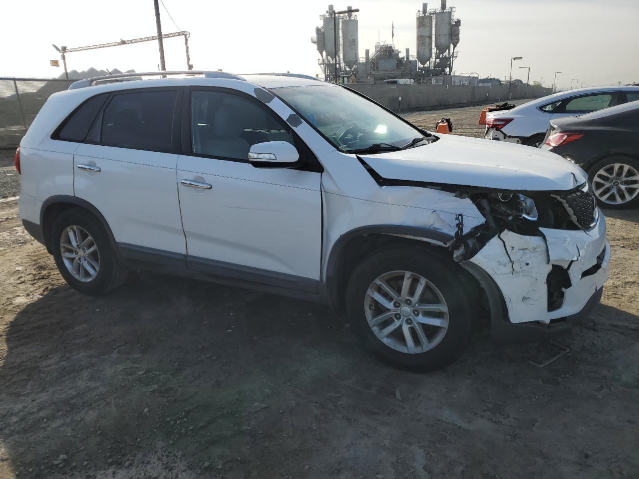 2015 KIA Sorento VIN 5XYKT4A66FG558450 Copart auction photo, front end damage thumbnail 4