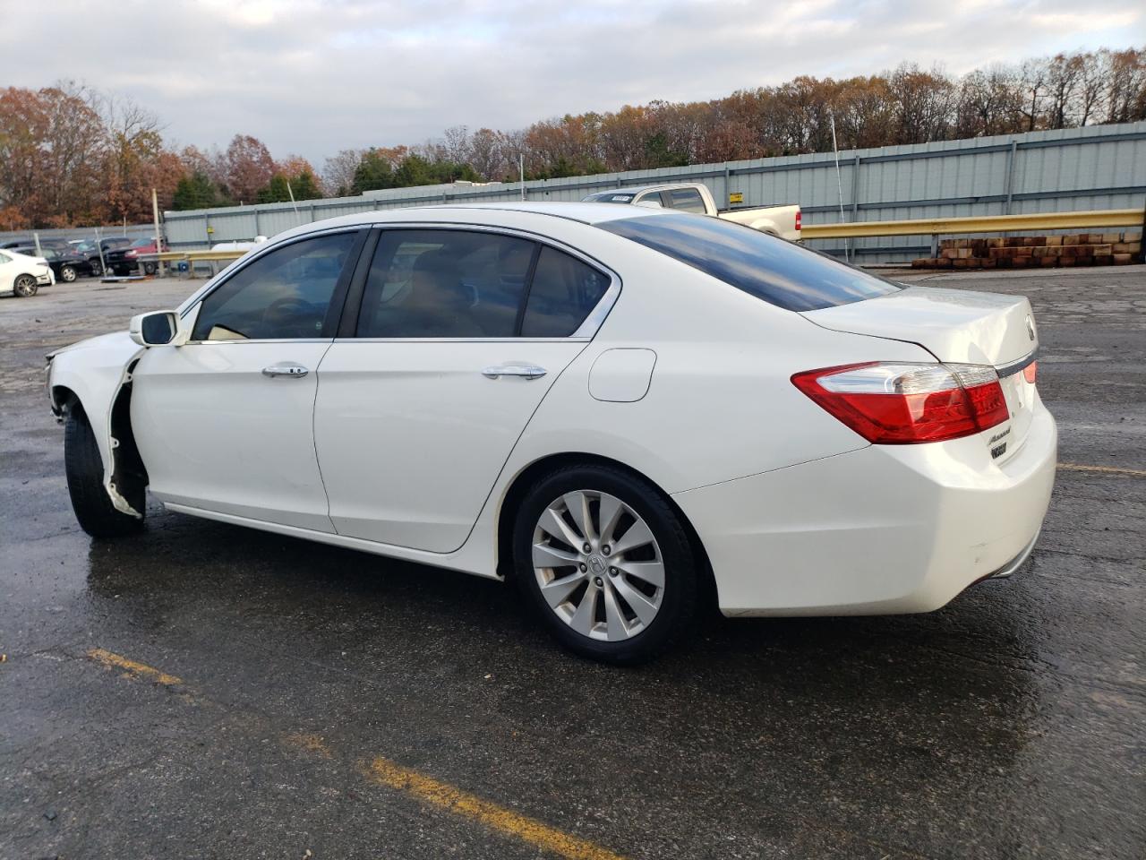 2015 Honda Accord VIN 1HGCR2F88FA031853 Copart auction photo, front end damage thumbnail 2
