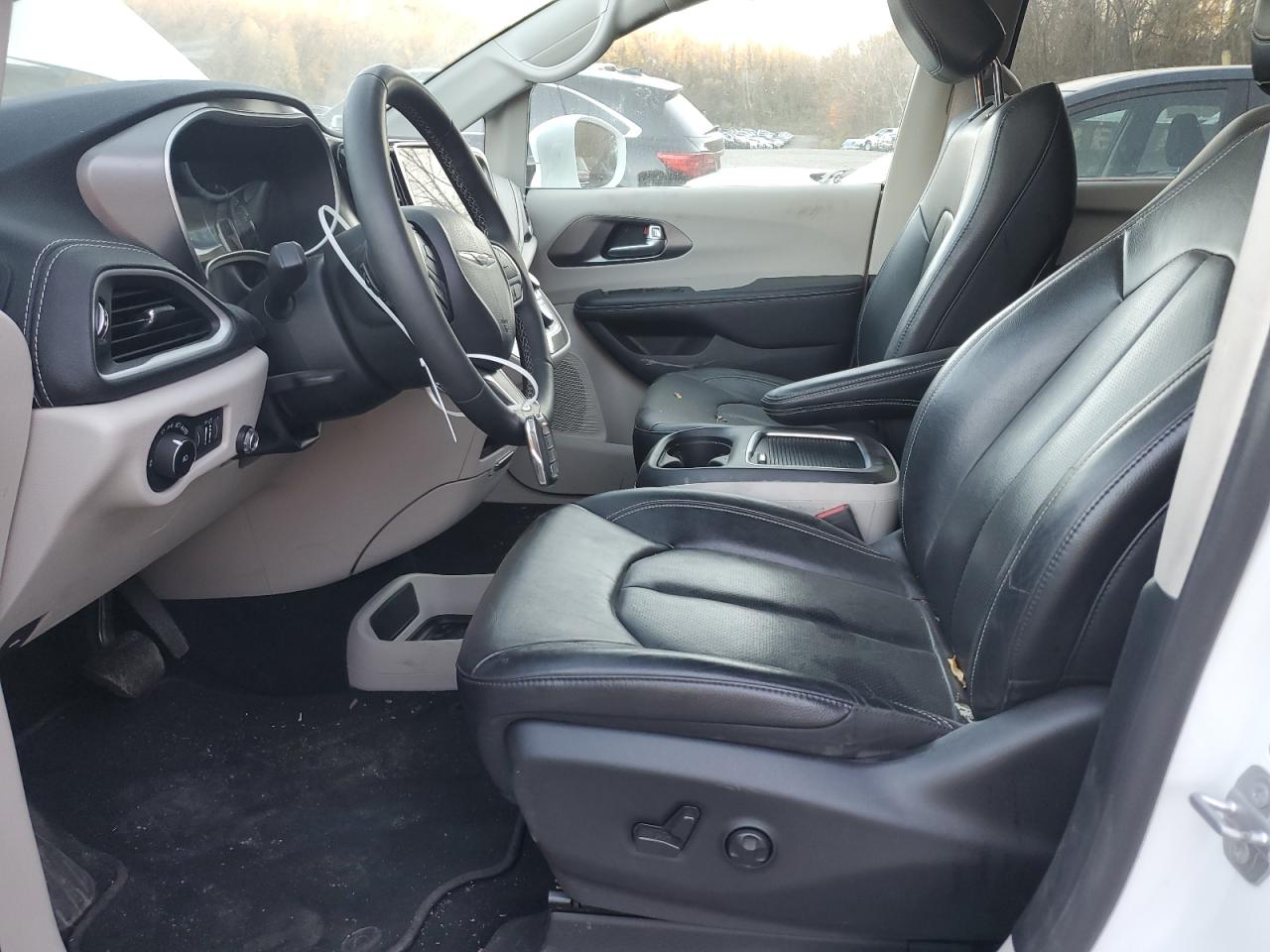2022 Chrysler Pacifica VIN 2C4RC1BGXNR155764 Copart auction photo, side / minor dent/scratches damage thumbnail 7
