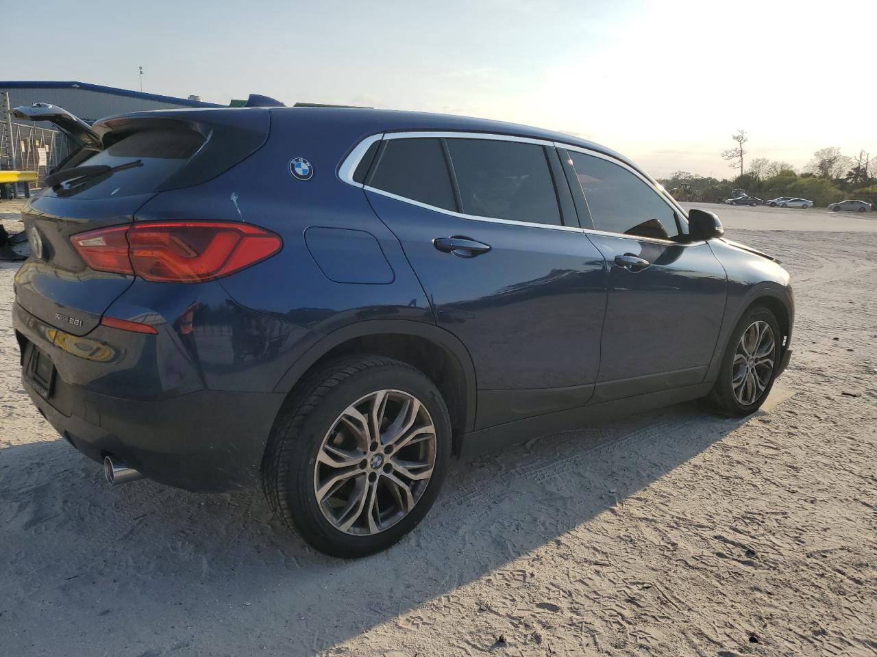 2018 BMW X2 VIN WBXYJ5C3XJEF78250 Copart auction photo, front end / side damage thumbnail 3