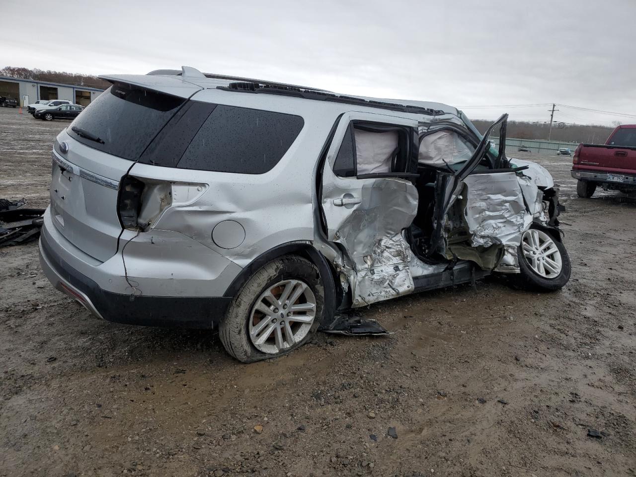 2017 Ford Explorer VIN 1FM5K7D80HGD49036 Copart auction photo, all over damage thumbnail 3