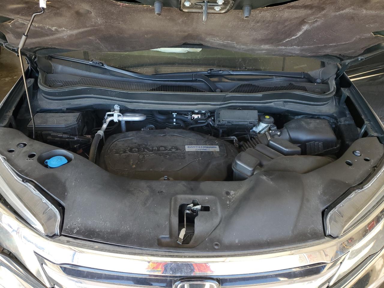 2017 Honda Pilot VIN 5FNYF6H90HB057304 Copart auction photo, front end / minor dent/scratches damage thumbnail 12
