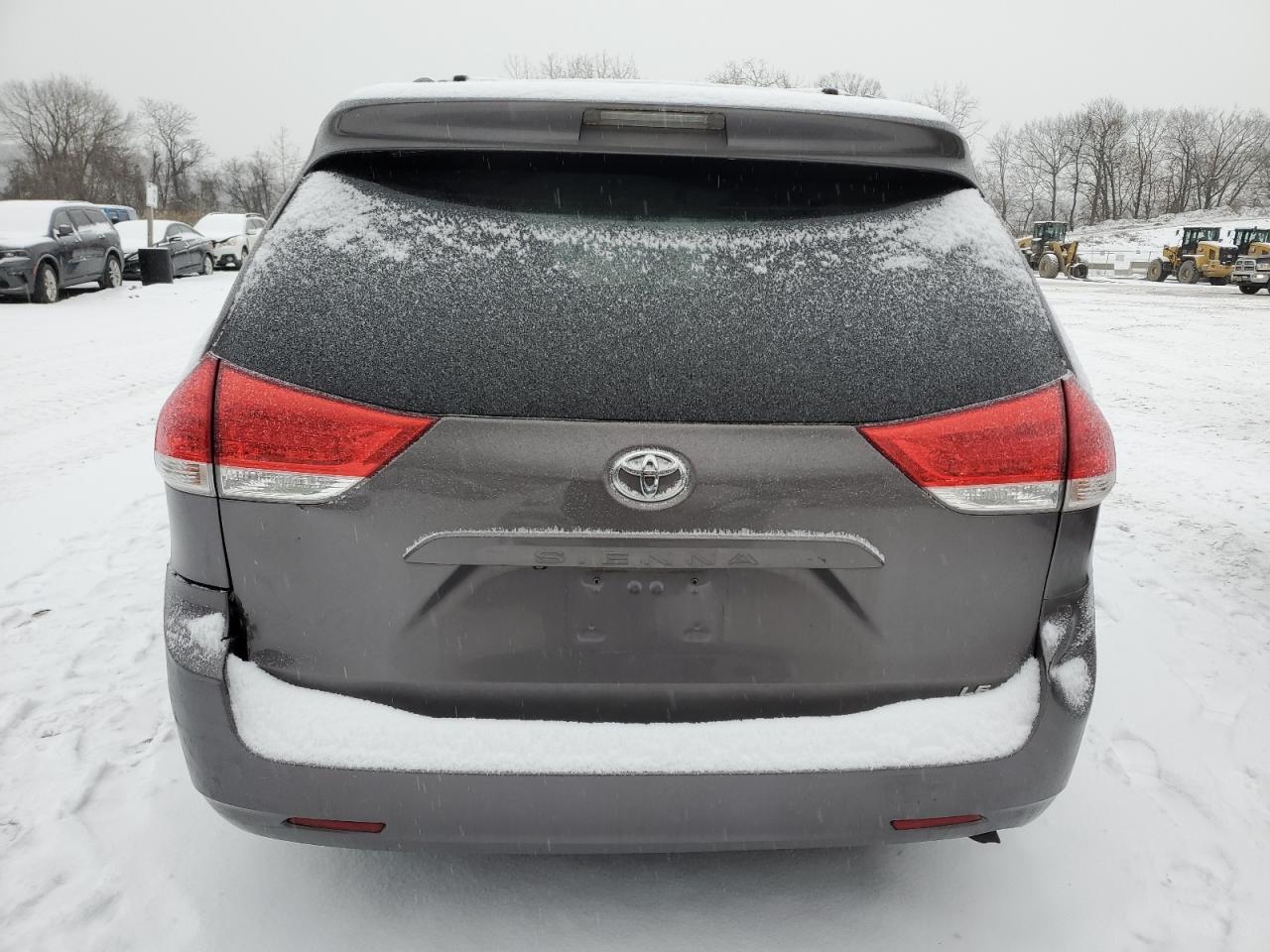 2012 Toyota Sienna VIN 5TDKK3DC6CS266830 Copart auction photo, side damage thumbnail 6