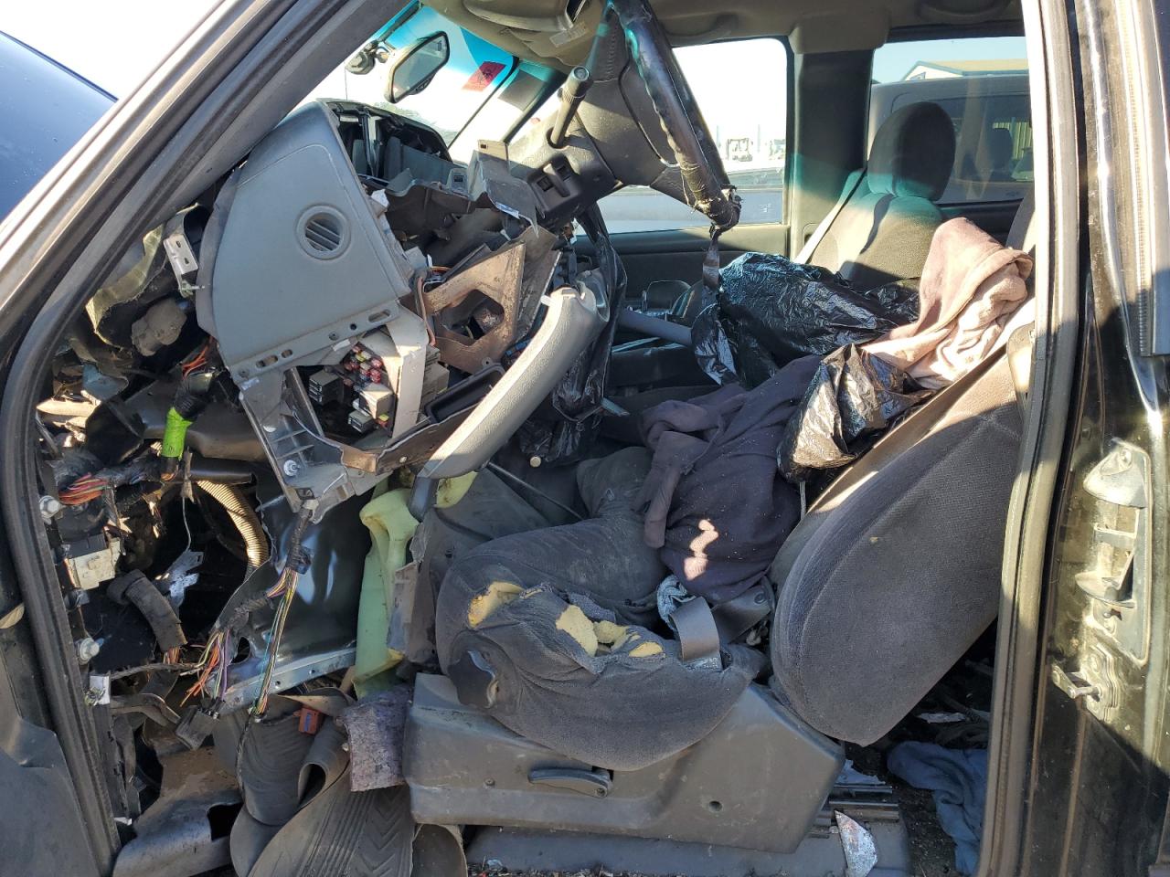 2002 GMC Sierra VIN 2GTEC19V321128421 Copart auction photo, front end / mechanical damage thumbnail 7