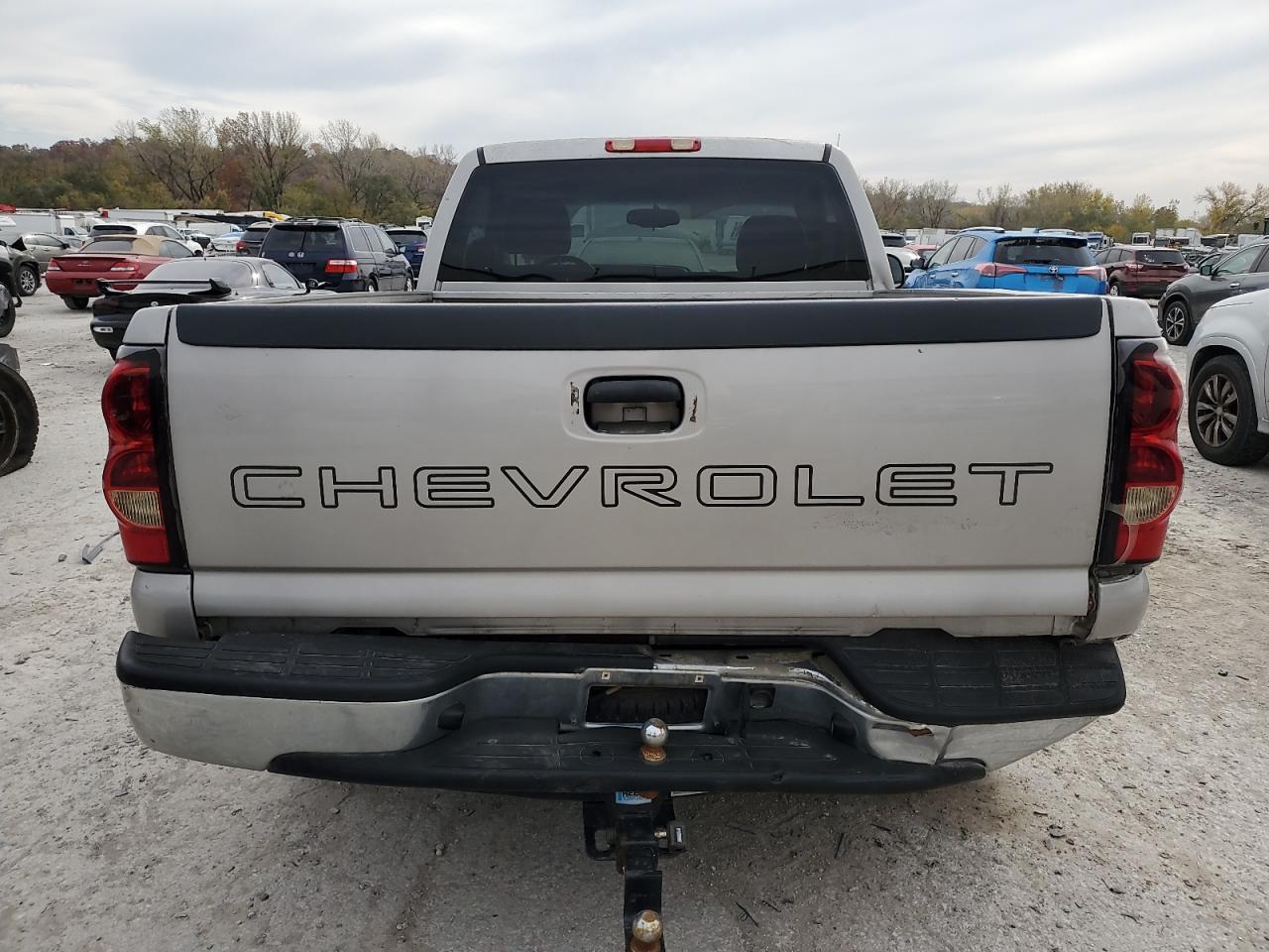 2005 Chevrolet Silverado VIN 1GCEC14X25Z178148 Copart auction photo, rear end damage thumbnail 6