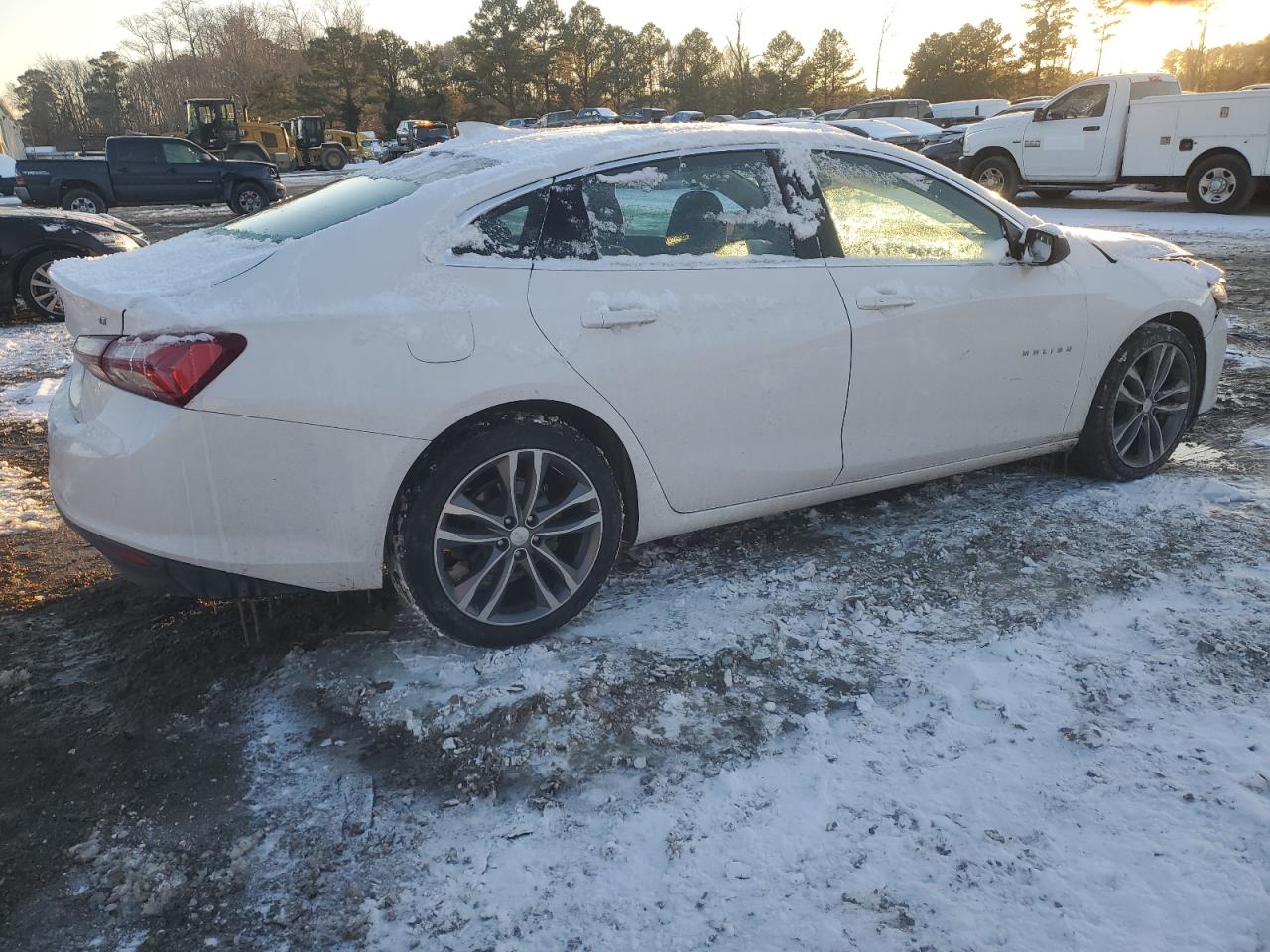 2021 Chevrolet Malibu VIN 1G1ZD5ST2MF020388 Copart auction photo, front end / minor dent/scratches damage thumbnail 3
