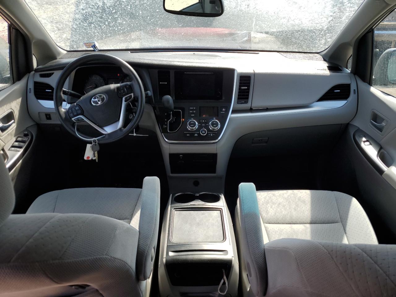 2017 Toyota Sienna VIN 5TDKZ3DC0HS767876 Copart auction photo, front end damage thumbnail 8