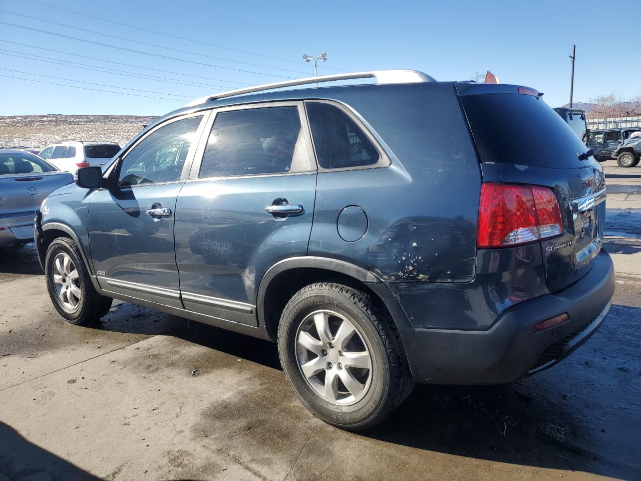 2011 KIA Sorento VIN 5XYKTCA14BG008446 Copart auction photo, front end / side damage thumbnail 2