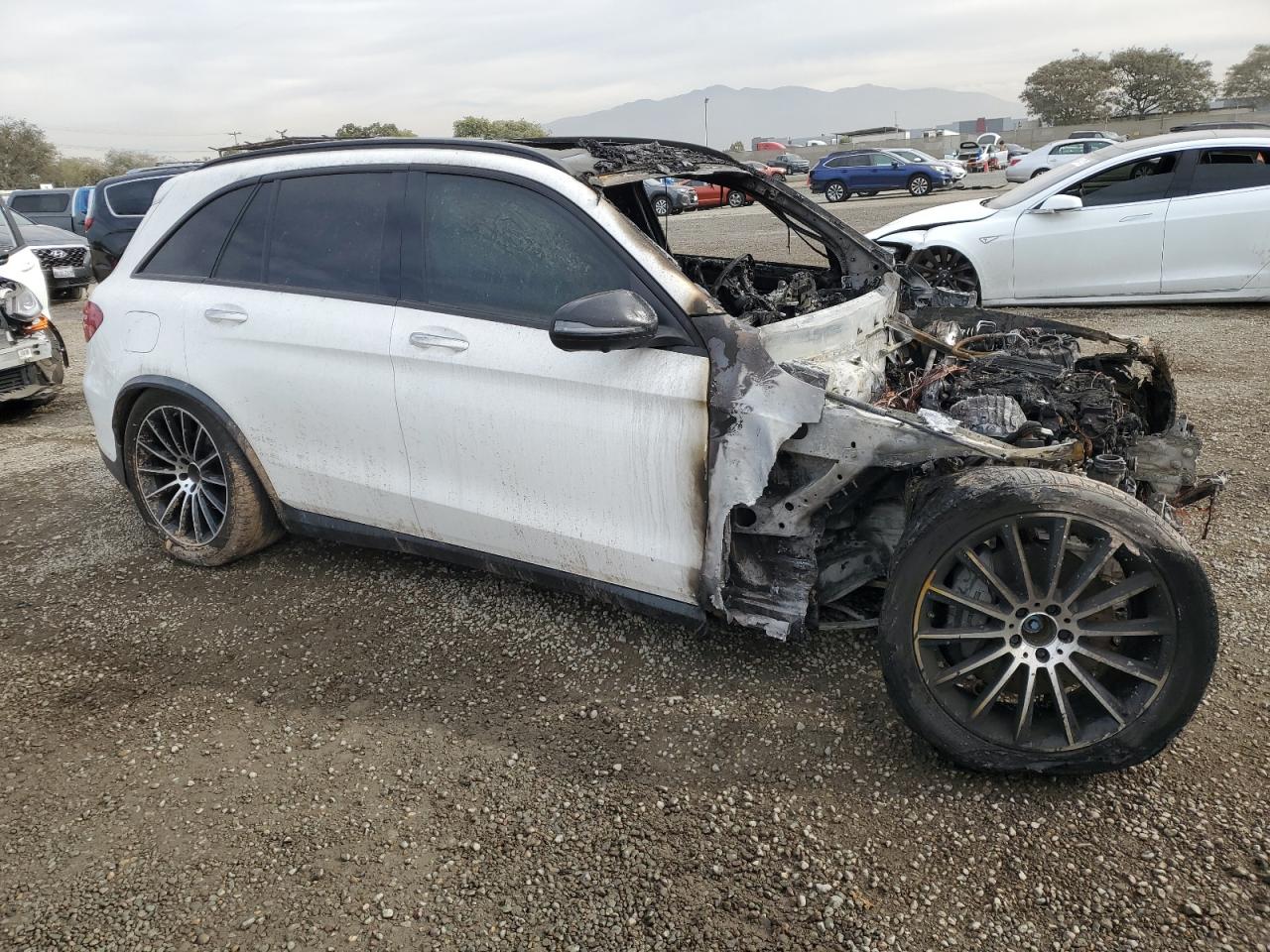 2018 Mercedes-Benz GLC VIN WDC0G6EB5JF472907 Copart auction photo, burn damage thumbnail 4