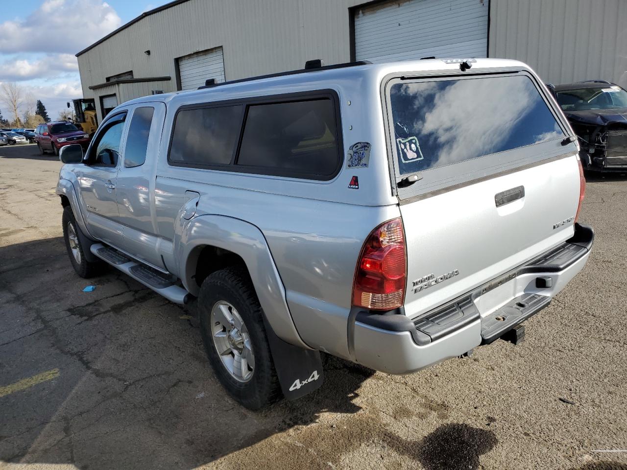 2007 Toyota Tacoma VIN 5TEUU42N17Z420110 Copart auction photo, front end damage thumbnail 2