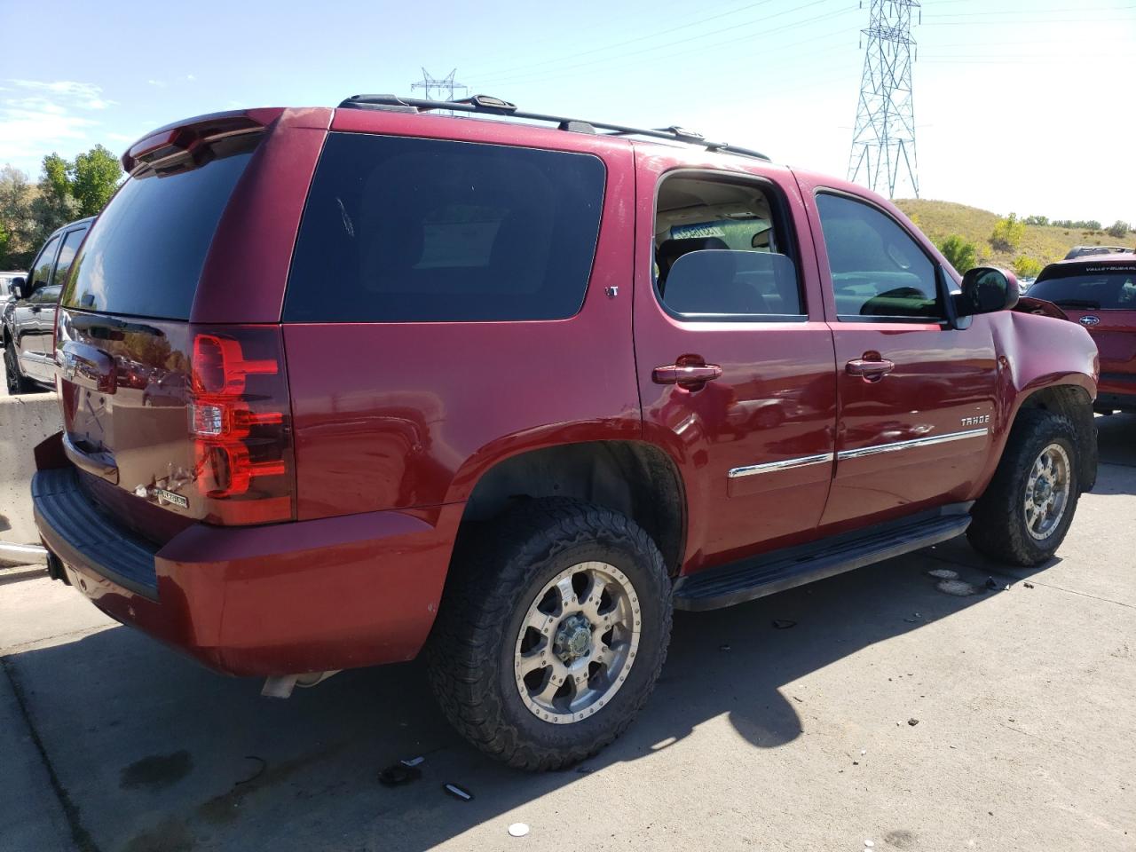 2011 Chevrolet Tahoe VIN 1GNSKBE05BR247382 Copart auction photo, front end / side damage thumbnail 3
