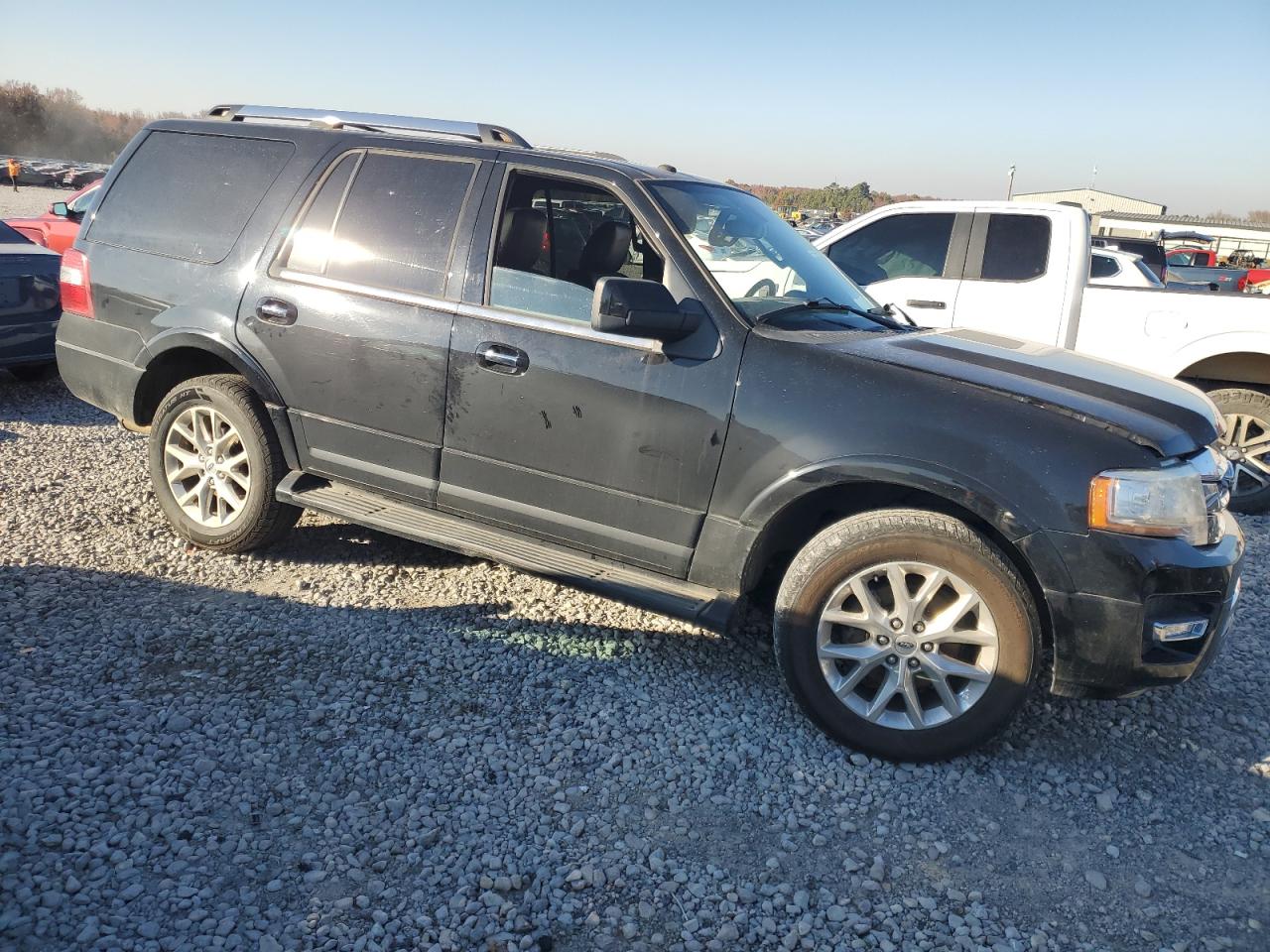 2016 Ford Expedition VIN 1FMJU2AT5GEF49408 Copart auction photo, front end damage thumbnail 4