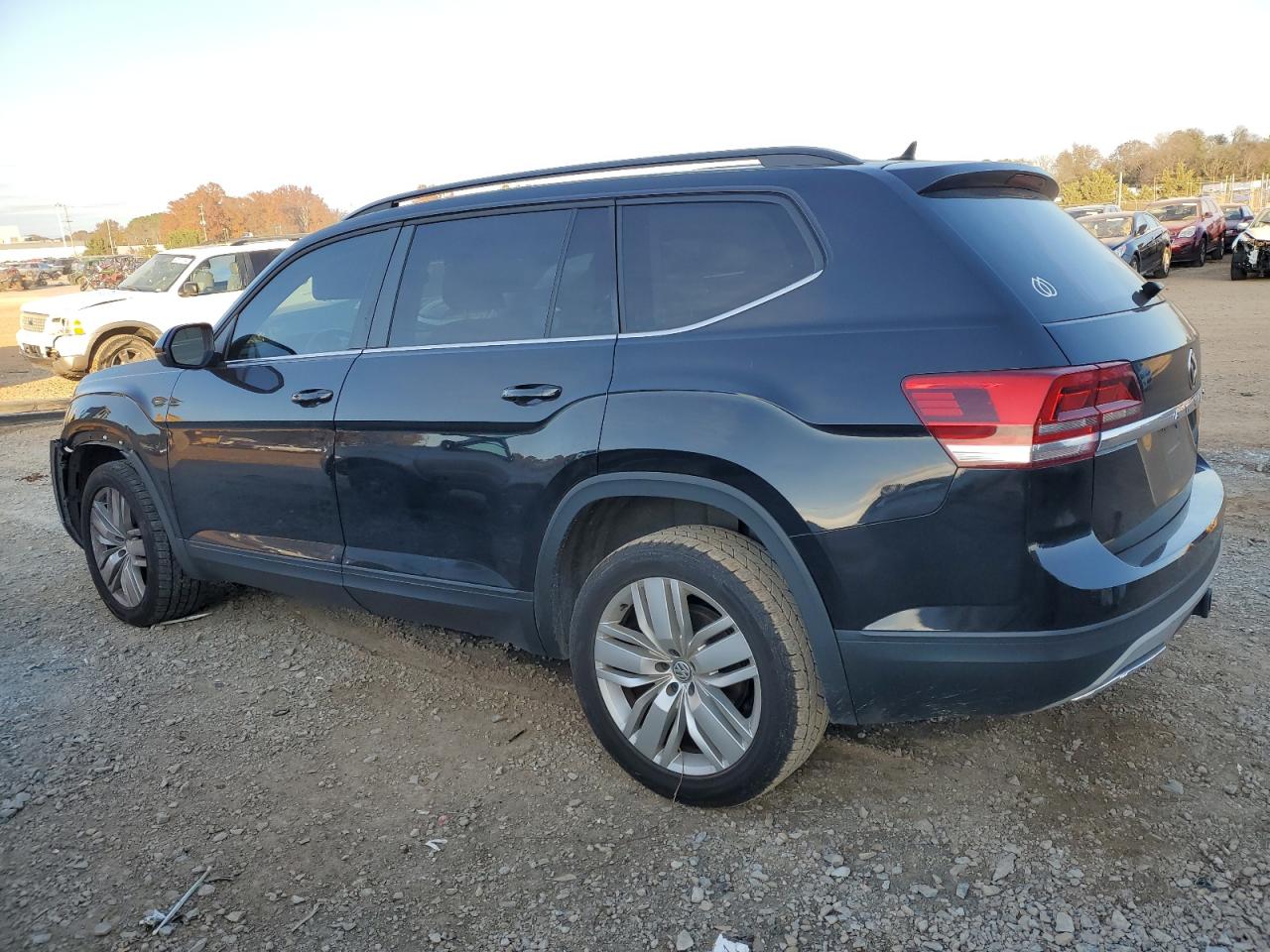 2020 Volkswagen Atlas VIN 1V2WR2CA8LC504636 Copart auction photo, front end damage thumbnail 2