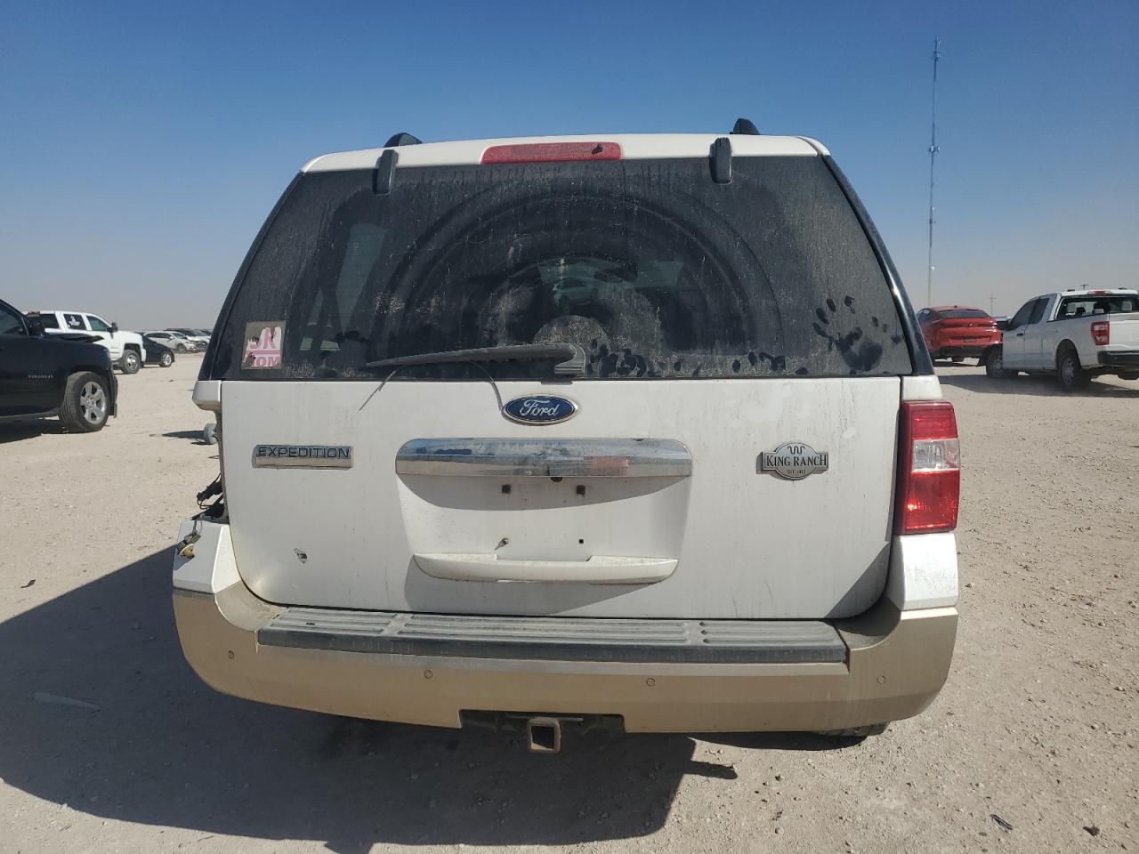 2012 Ford Expedition VIN 1FMJU1H51CEF04932 Copart auction photo, rear end / minor dent/scratches damage thumbnail 6