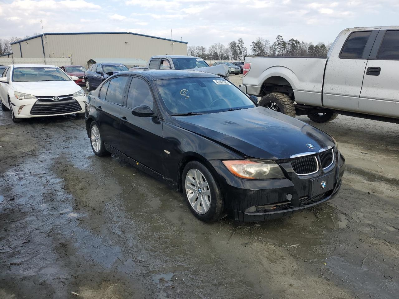 2007 BMW 3er VIN WBAVA37537NE29958 Copart auction photo, rear end damage thumbnail 4