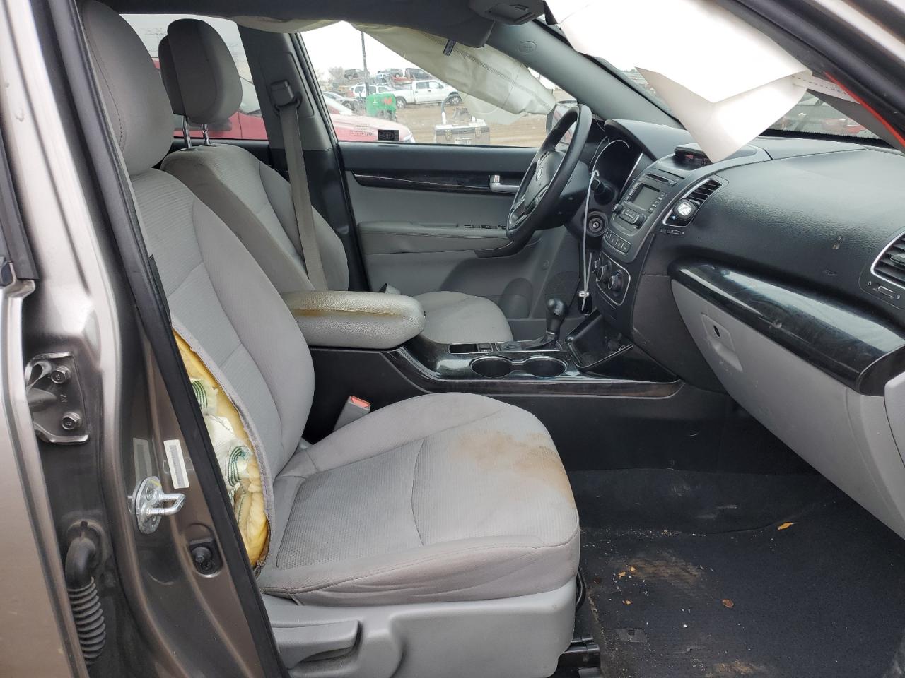 2015 KIA Sorento VIN 5XYKT3A61FG661558 Copart auction photo, side damage thumbnail 7