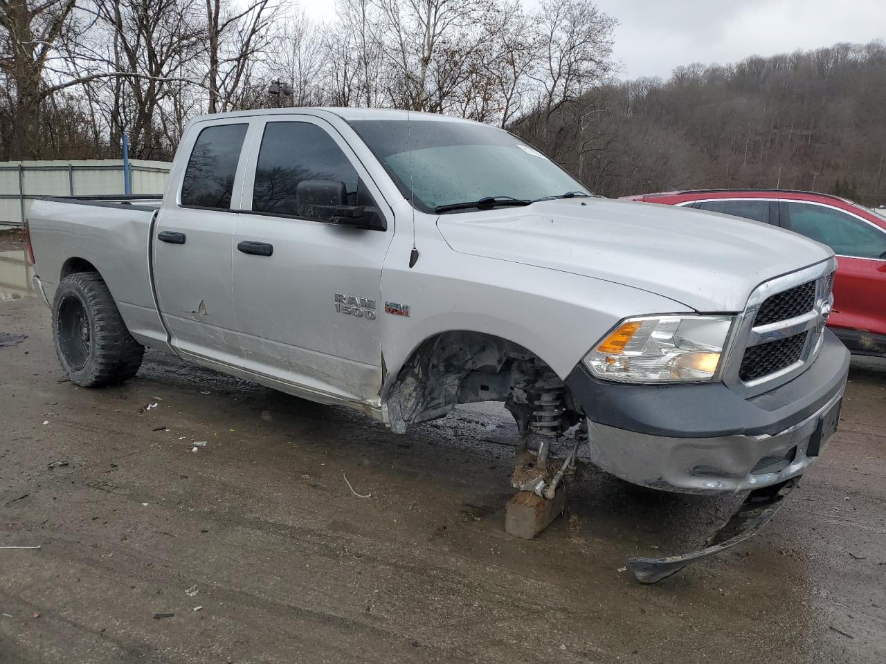2018 RAM 1500 VIN 1C6RR7FT9JS261230 Copart auction photo, front end / side damage thumbnail 4