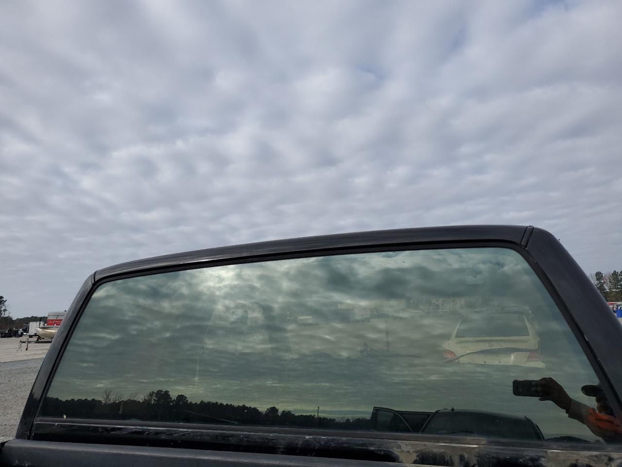 1992 GMC Envoy VIN 2GTEC19K7N1558978 Copart auction photo, all over damage thumbnail 10