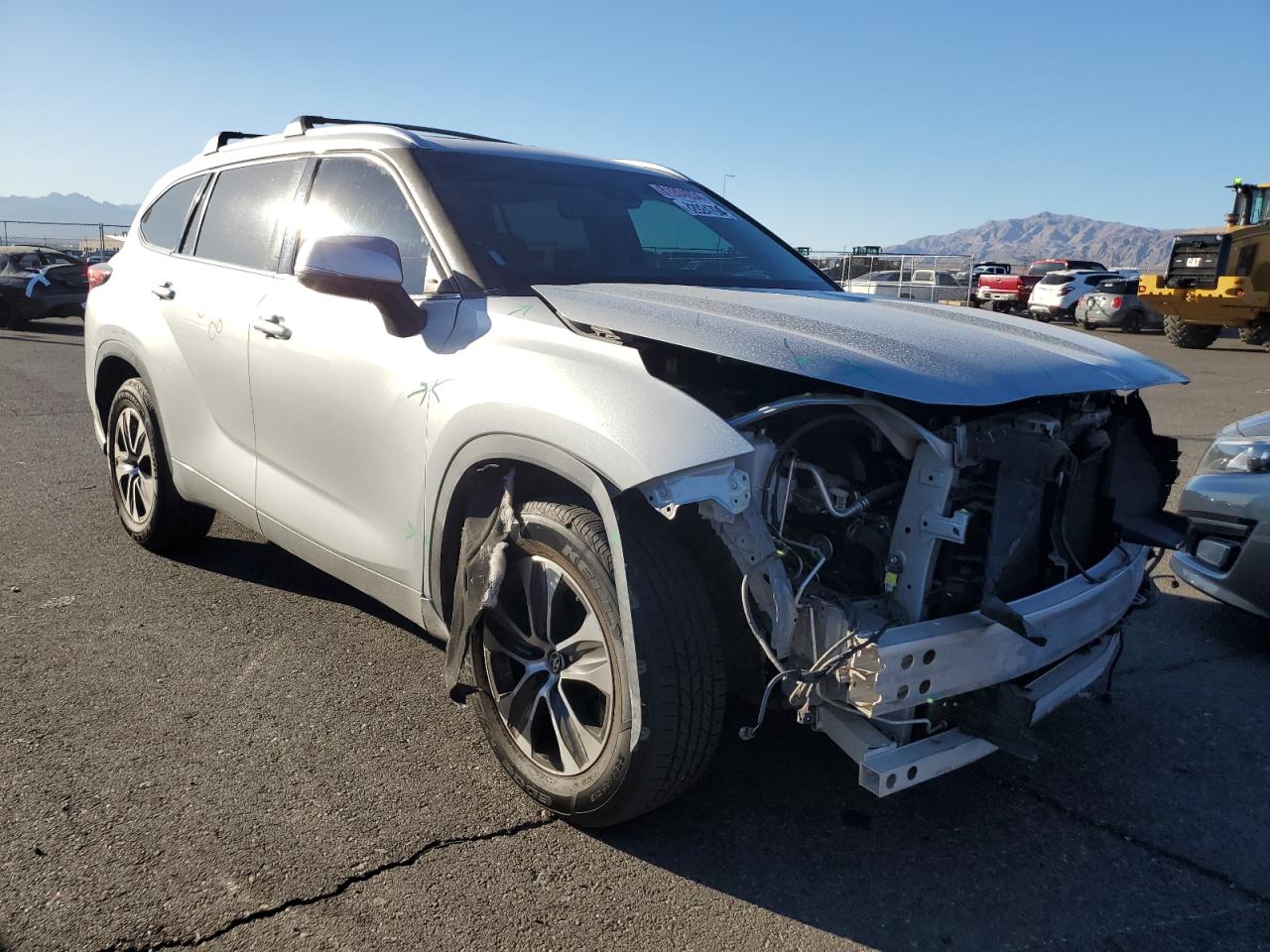 2021 Toyota Highlander VIN 5TDGZRAH3MS518345 Copart auction photo, front end damage thumbnail 4