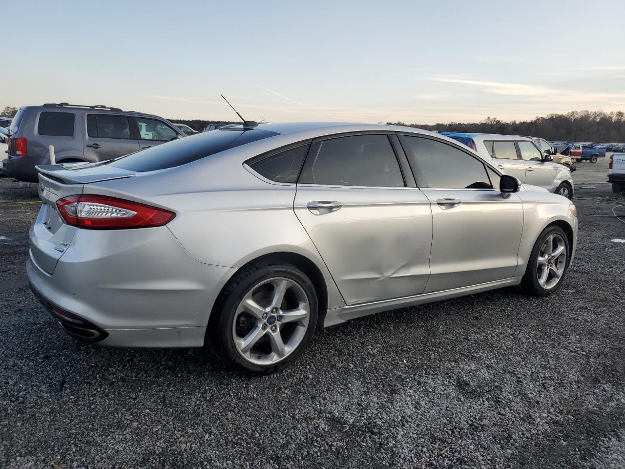 2016 Ford Fusion VIN 3FA6P0T96GR264856 Copart auction photo, side / front end damage thumbnail 3