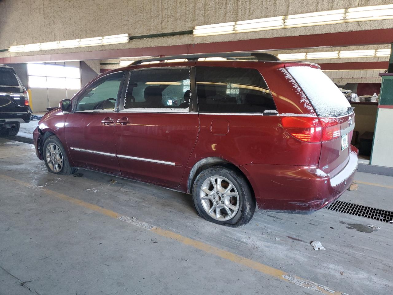 2005 Toyota Sienna VIN 5TDBA22C85S033504 Copart auction photo, front end / minor dent/scratches damage thumbnail 2