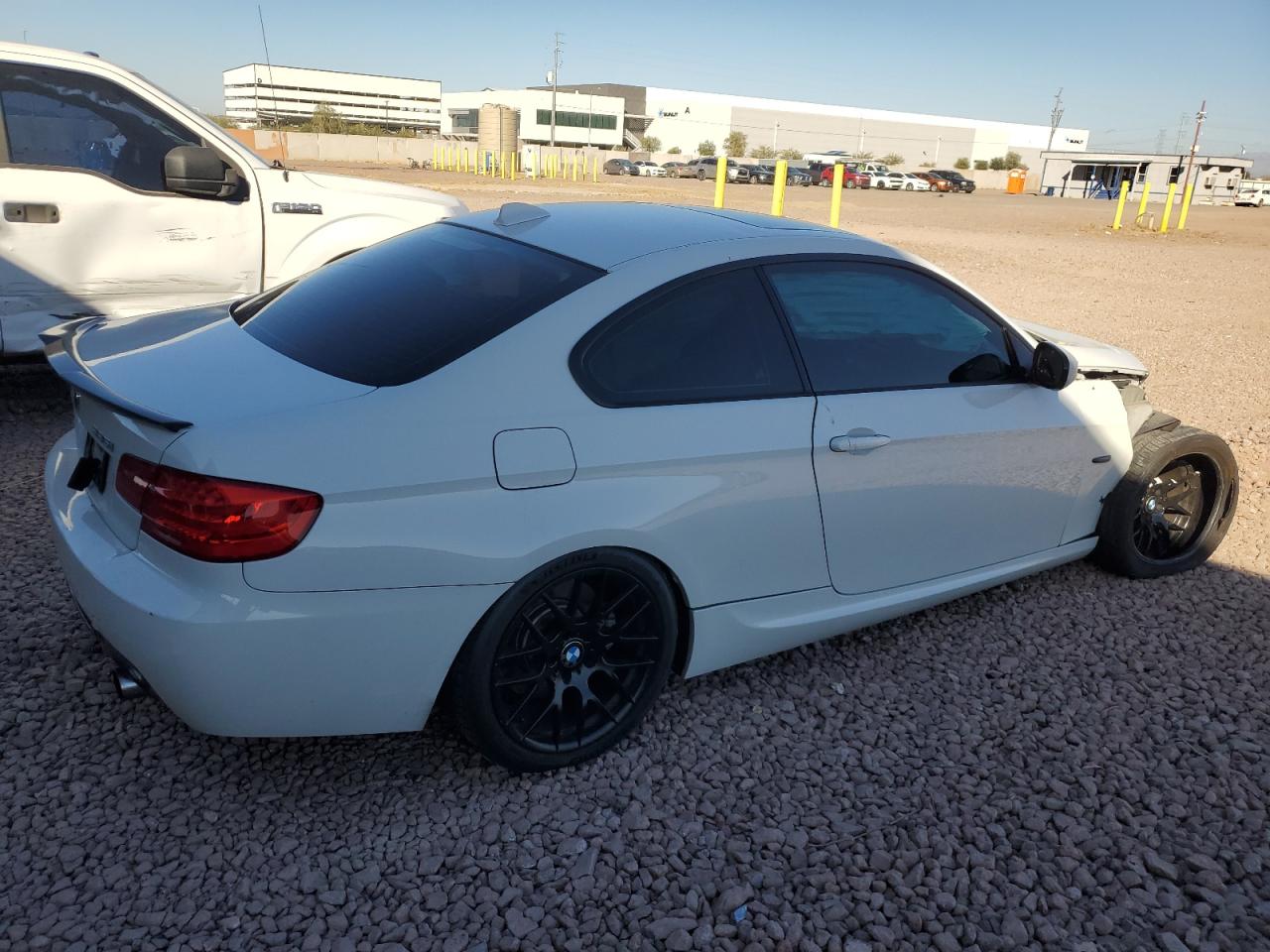 2013 BMW 3er VIN WBAKG7C59DJ437934 Copart auction photo, front end damage thumbnail 3
