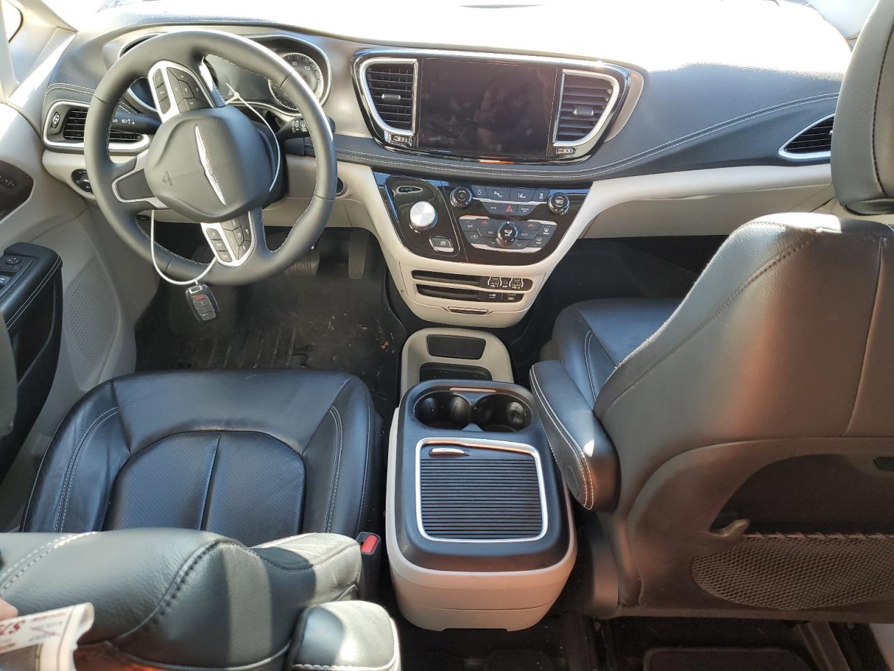 2022 Chrysler Pacifica VIN 2C4RC1BG2NR106865 Copart auction photo, front end / minor dent/scratches damage thumbnail 8