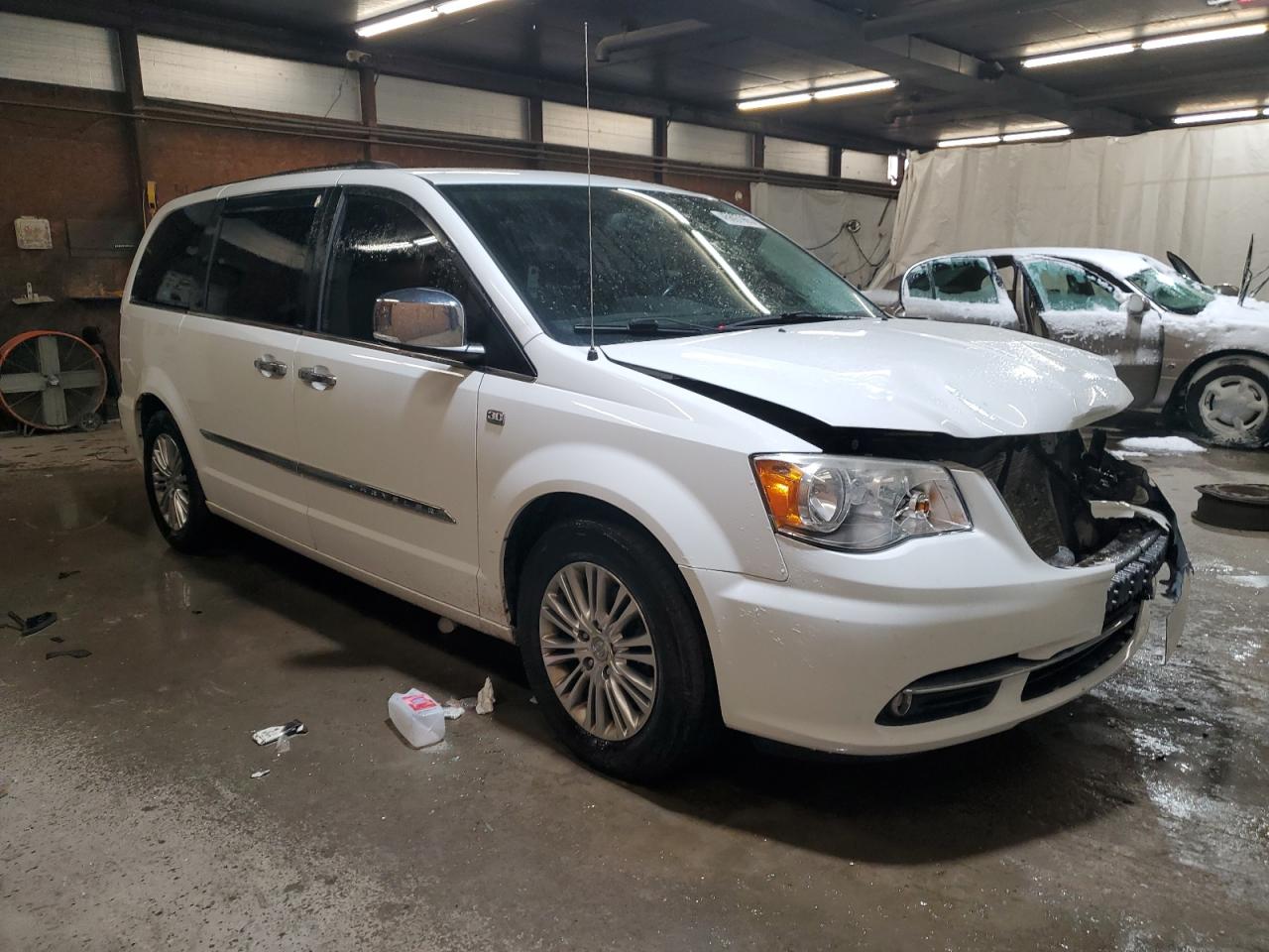 2014 Chrysler Town & Country VIN 2C4RC1CGXER224676 Copart auction photo, front end / side damage thumbnail 4