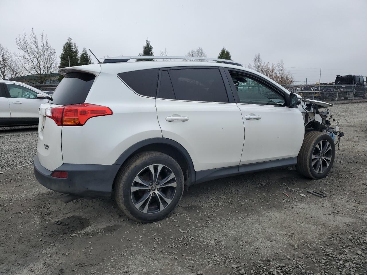 2015 Toyota RAV 4 VIN 2T3DFREV3FW365558 Copart auction photo, front end damage thumbnail 3