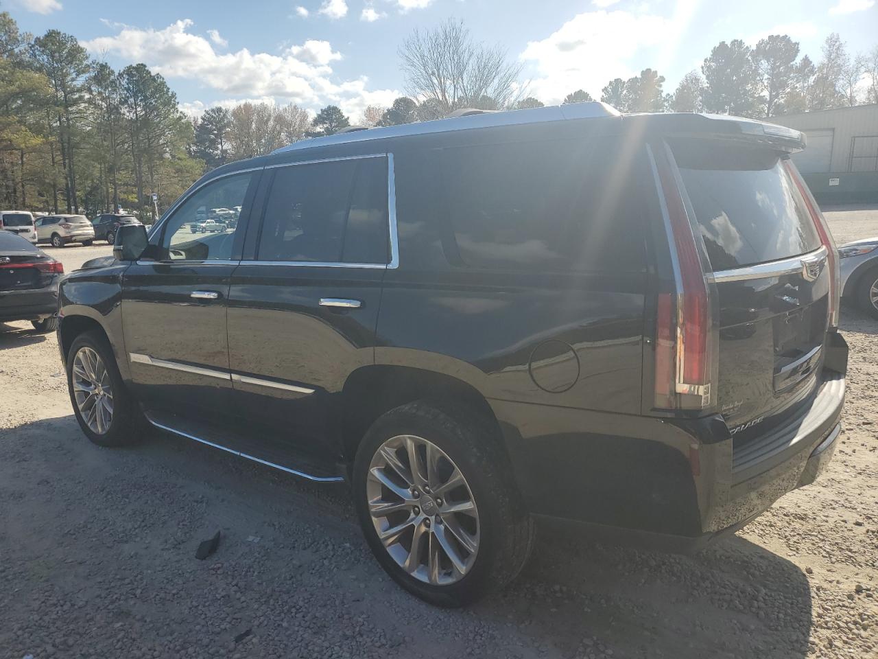 2019 Cadillac Escalade VIN 1GYS4BKJ1KR198143 Copart auction photo, front end damage thumbnail 2
