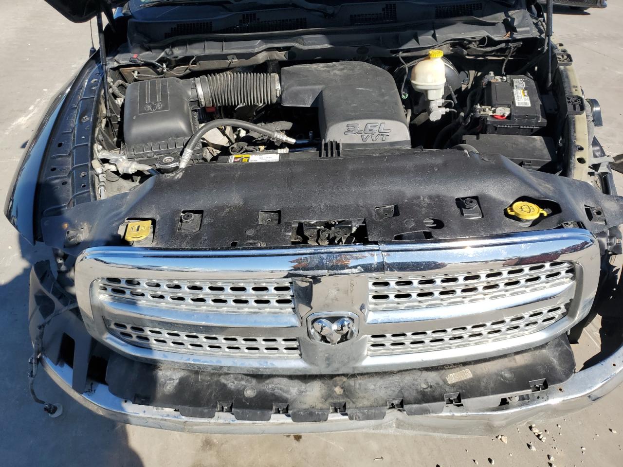 2015 RAM 1500 VIN 1C6RR6GG5FS552858 Copart auction photo, front end / side damage thumbnail 11