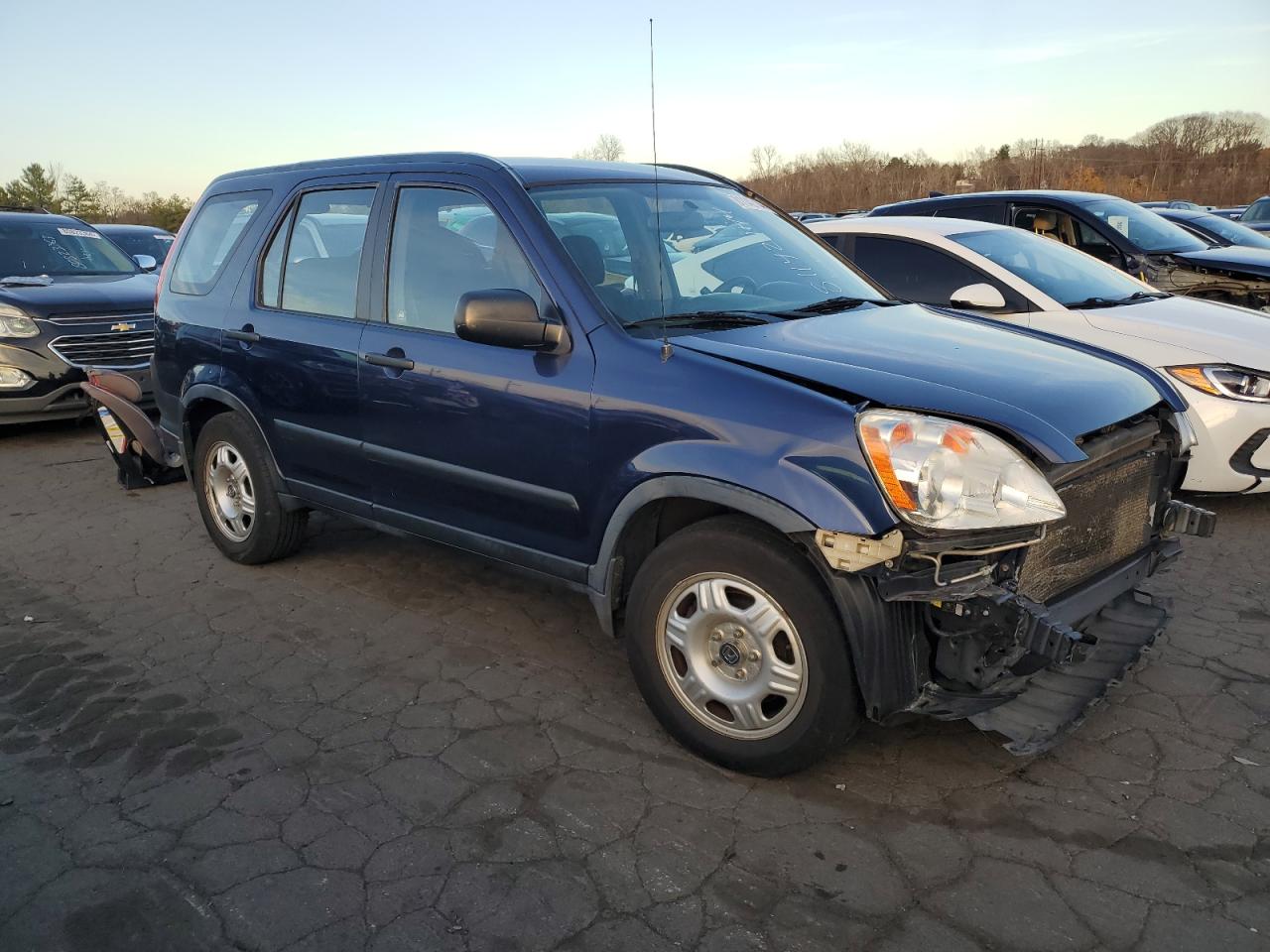 2005 Honda CR-V VIN JHLRD785X5C040504 Copart auction photo, front end / minor dent/scratches damage thumbnail 4
