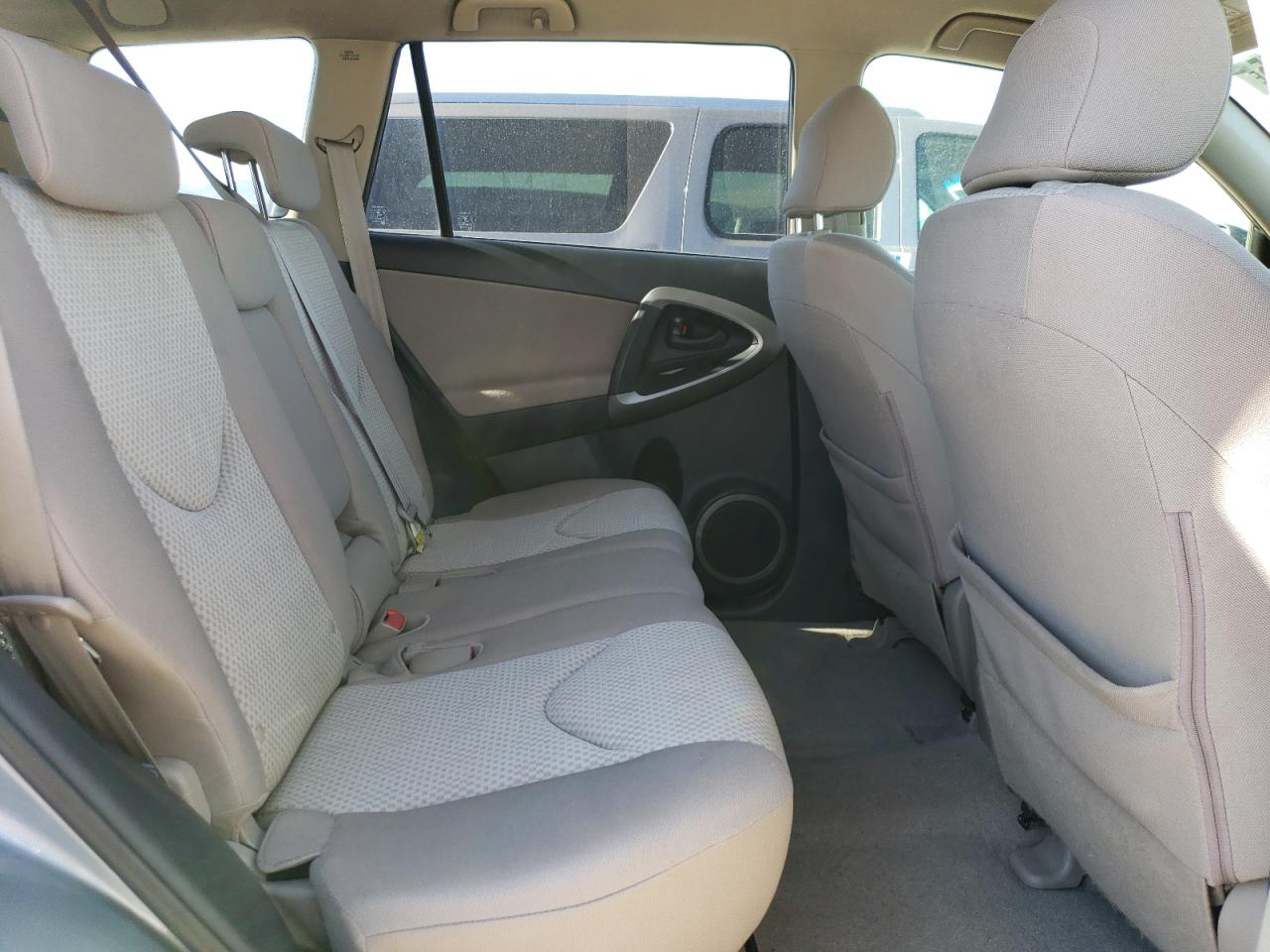 2006 Toyota RAV 4 VIN JTMBK33V665006358 Copart auction photo, front end / hail damage thumbnail 11