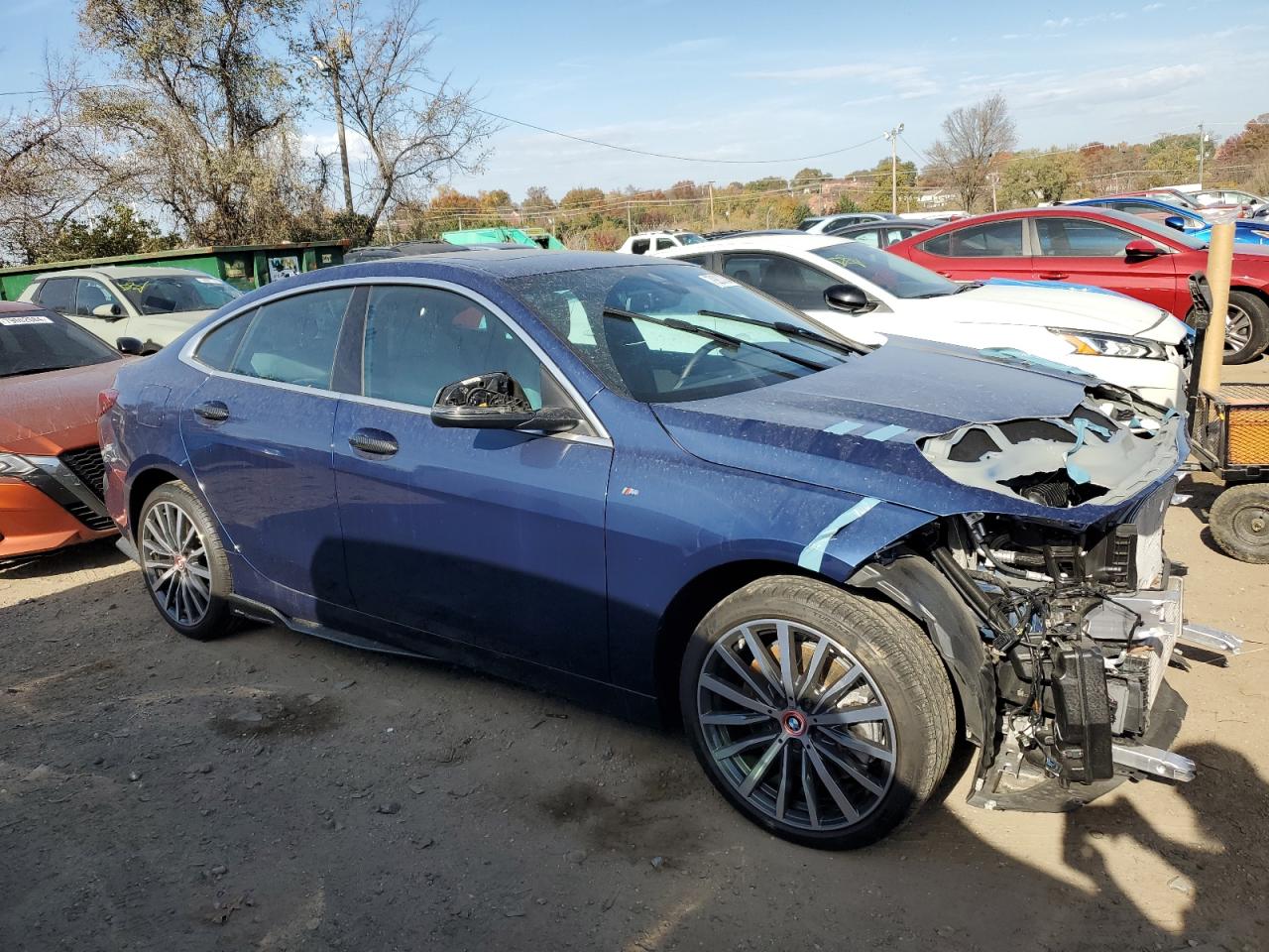 2023 BMW 2er VIN WBA73AK05P7L47606 Copart auction photo, front end / minor dent/scratches damage thumbnail 4