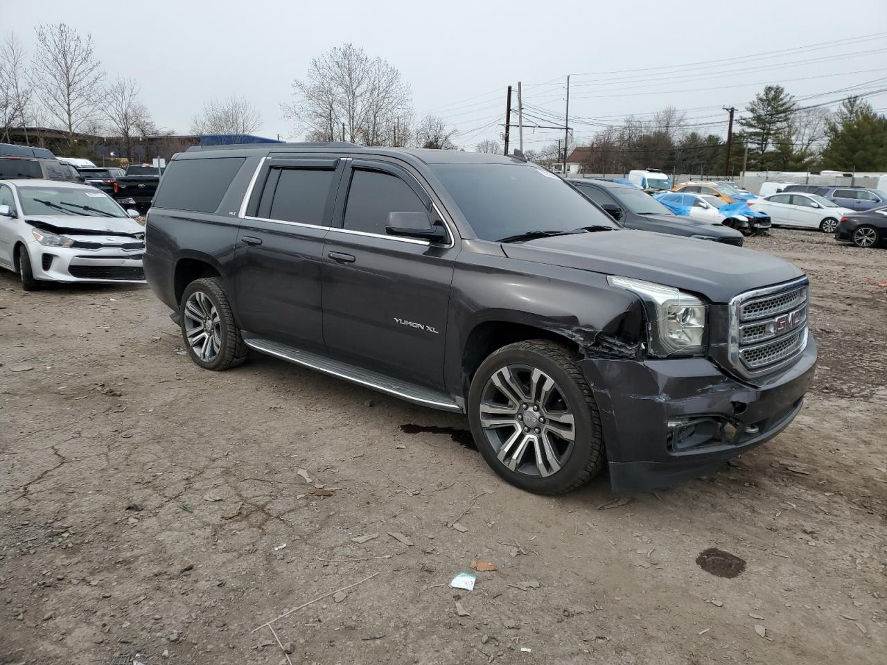 2015 GMC Yukon VIN 1GKS2HKC7FR731736 Copart auction photo, front end / side damage thumbnail 4