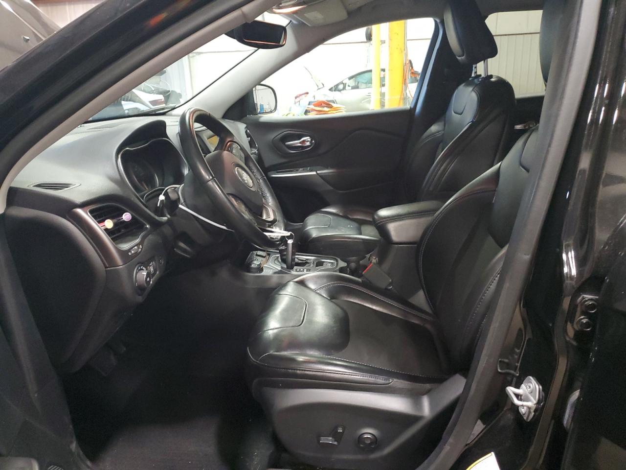 2019 Jeep Grand Cherokee VIN 1C4PJMLX5KD267416 Copart auction photo, front end damage thumbnail 7