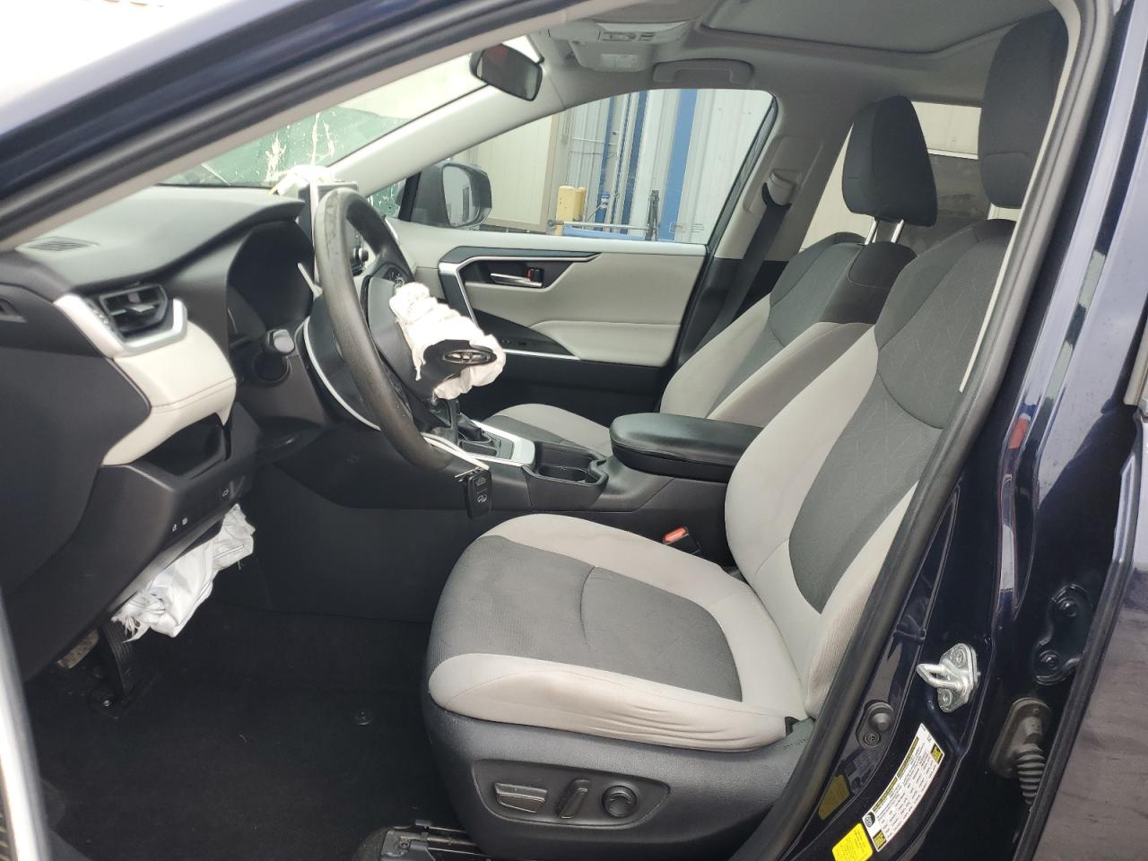2019 Toyota RAV 4 VIN 2T3W1RFV1KW018276 Copart auction photo, front end / side damage thumbnail 7