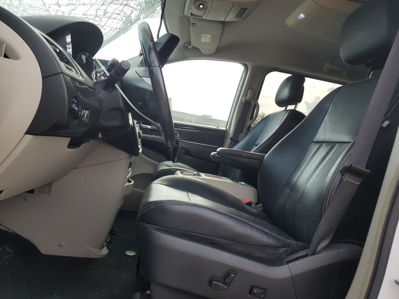 2014 Chrysler Town & Country VIN 2C4RC1BG5ER218396 Copart auction photo, front end / side damage thumbnail 7