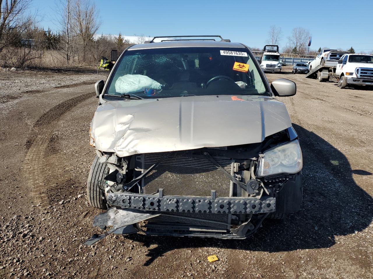 2013 Dodge Caravan VIN 2C4RDGCG8DR599688 Copart auction photo, front end damage thumbnail 5