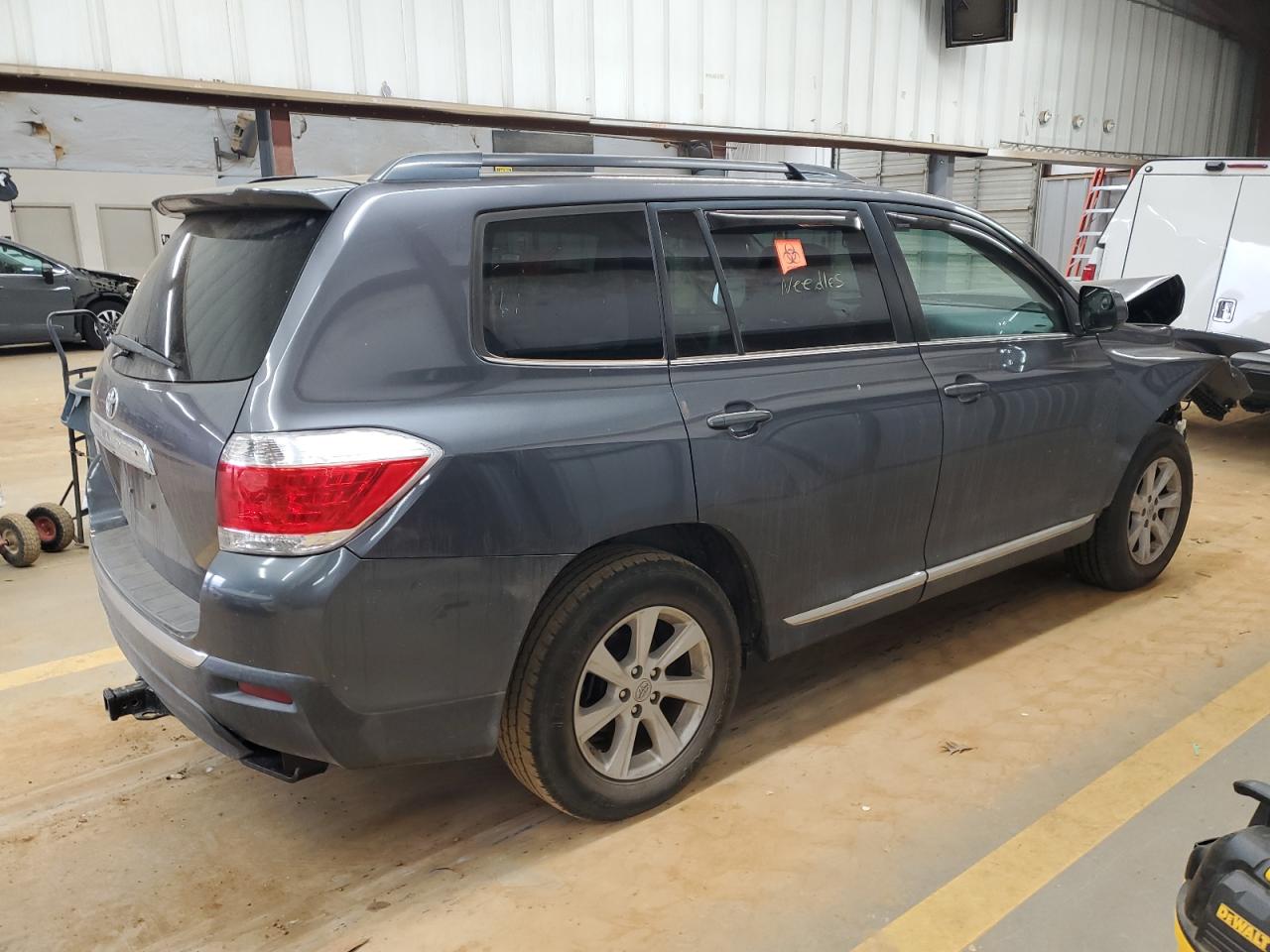 2013 Toyota Highlander VIN 5TDZK3EH3DS114708 Copart auction photo, front end damage thumbnail 3