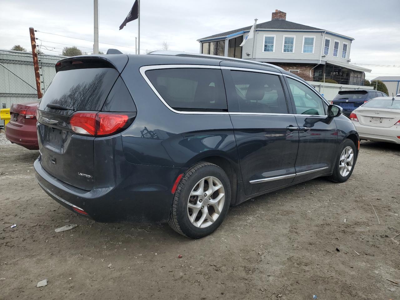 2020 Chrysler Pacifica VIN 2C4RC1GG5LR163048 Copart auction photo, front end damage thumbnail 3