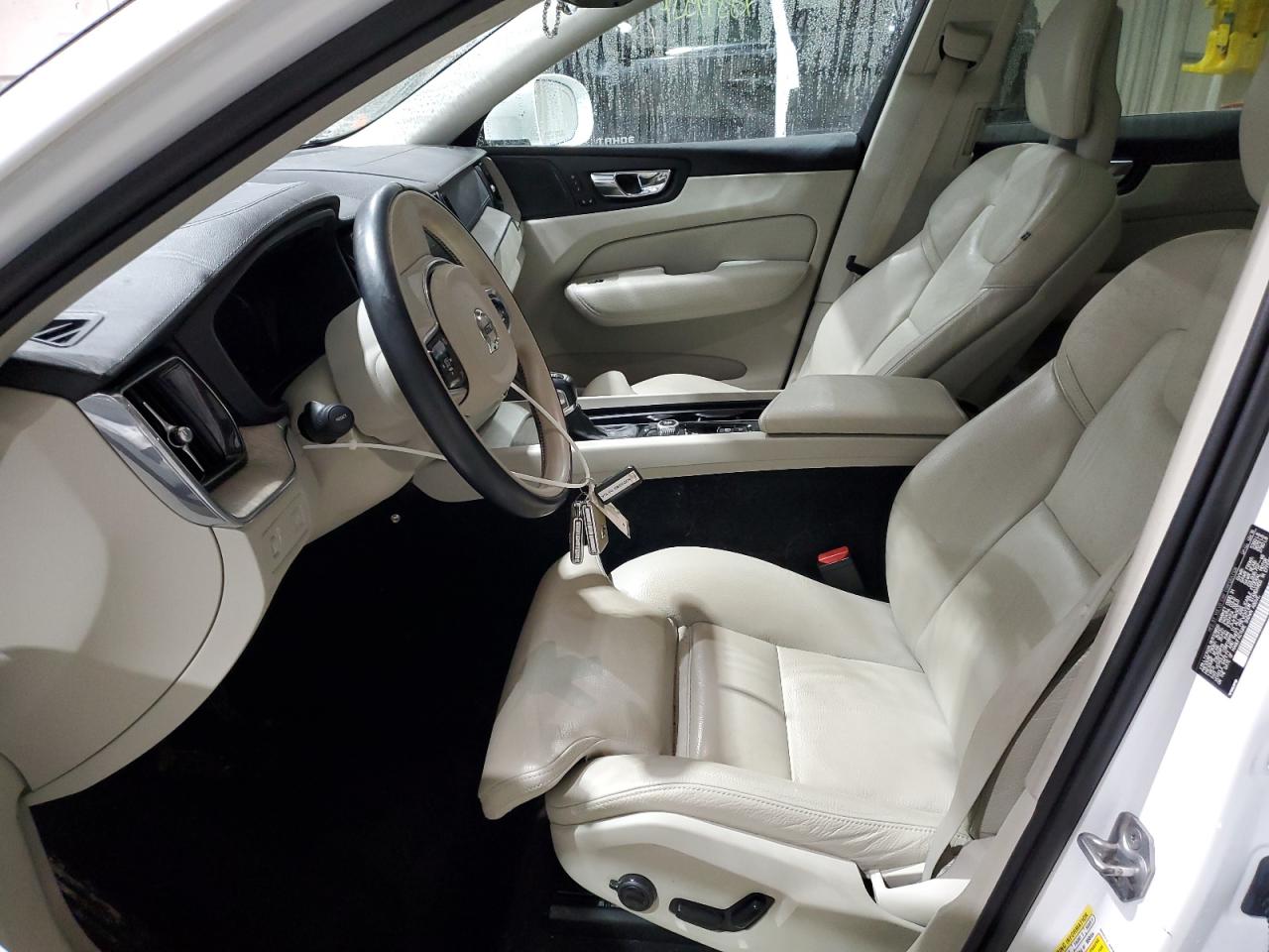 2019 Volvo XC60 VIN LYV102RL9KB178850 Copart auction photo, front end damage thumbnail 7