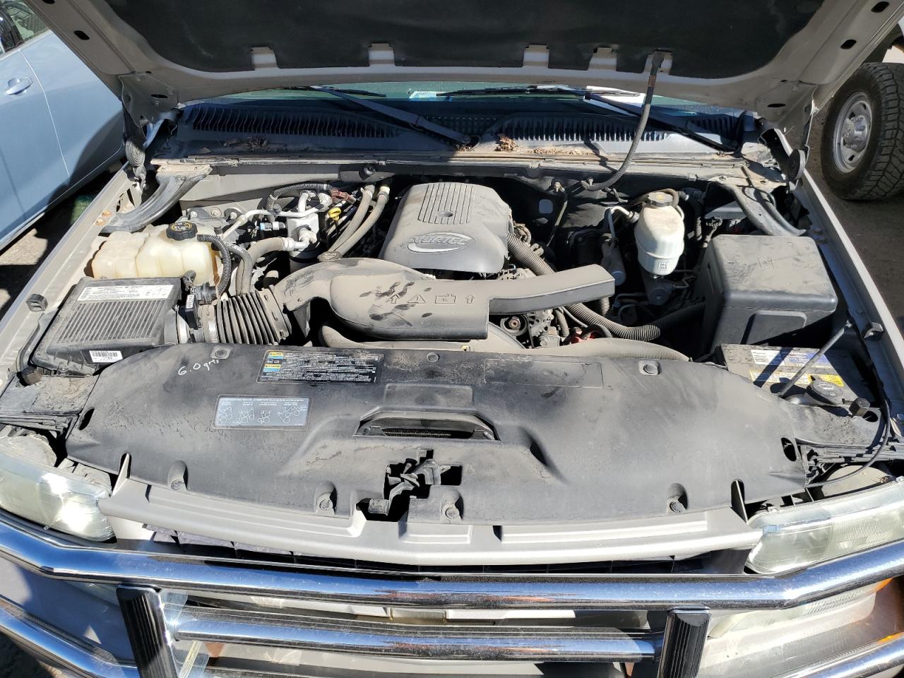 2004 Chevrolet Tahoe VIN 1GNEK13Z74R182711 Copart auction photo, vandalism damage thumbnail 12