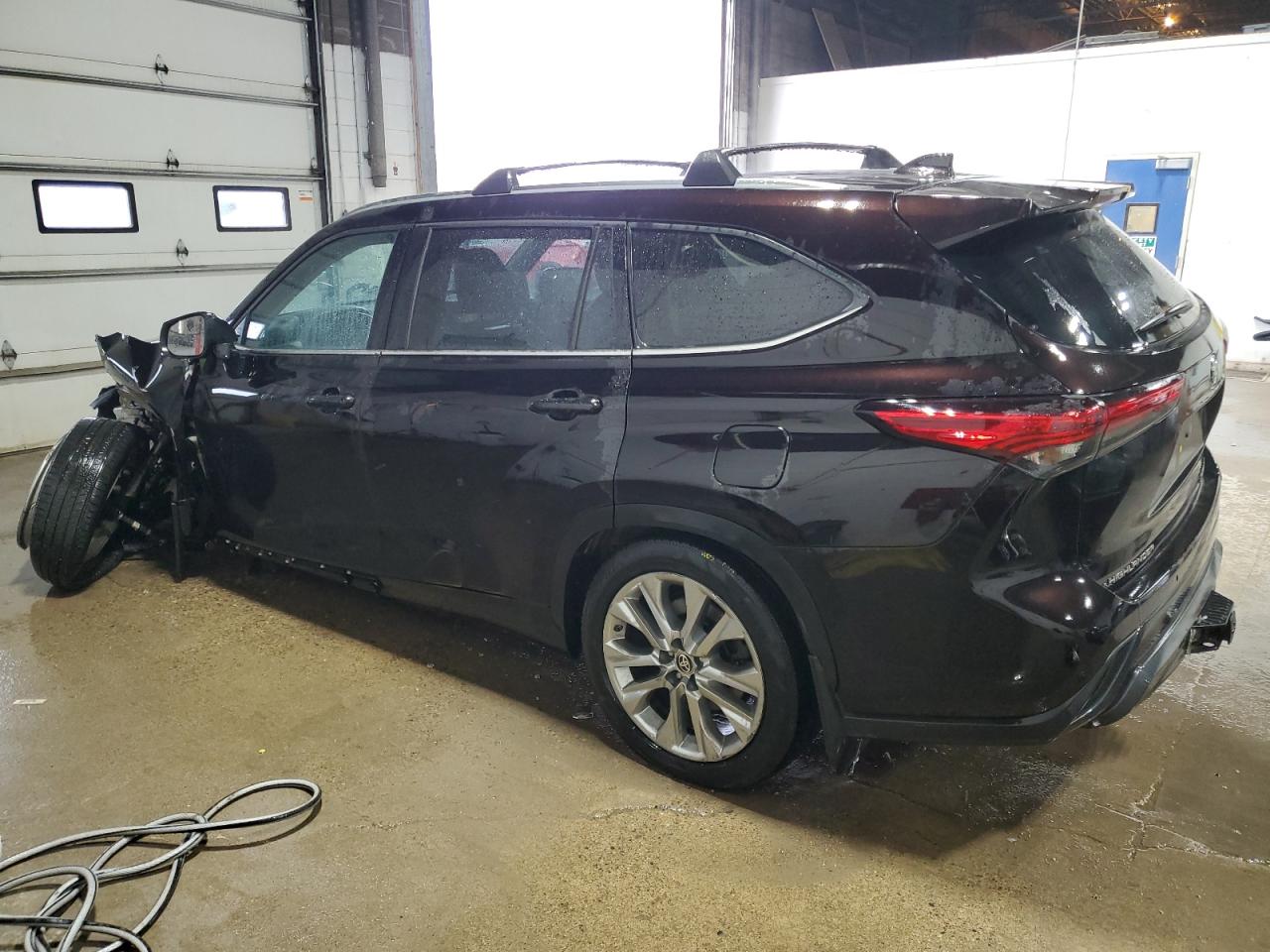 2021 Toyota Highlander VIN 5TDDZRBH5MS085712 Copart auction photo, front end / rear end damage thumbnail 2